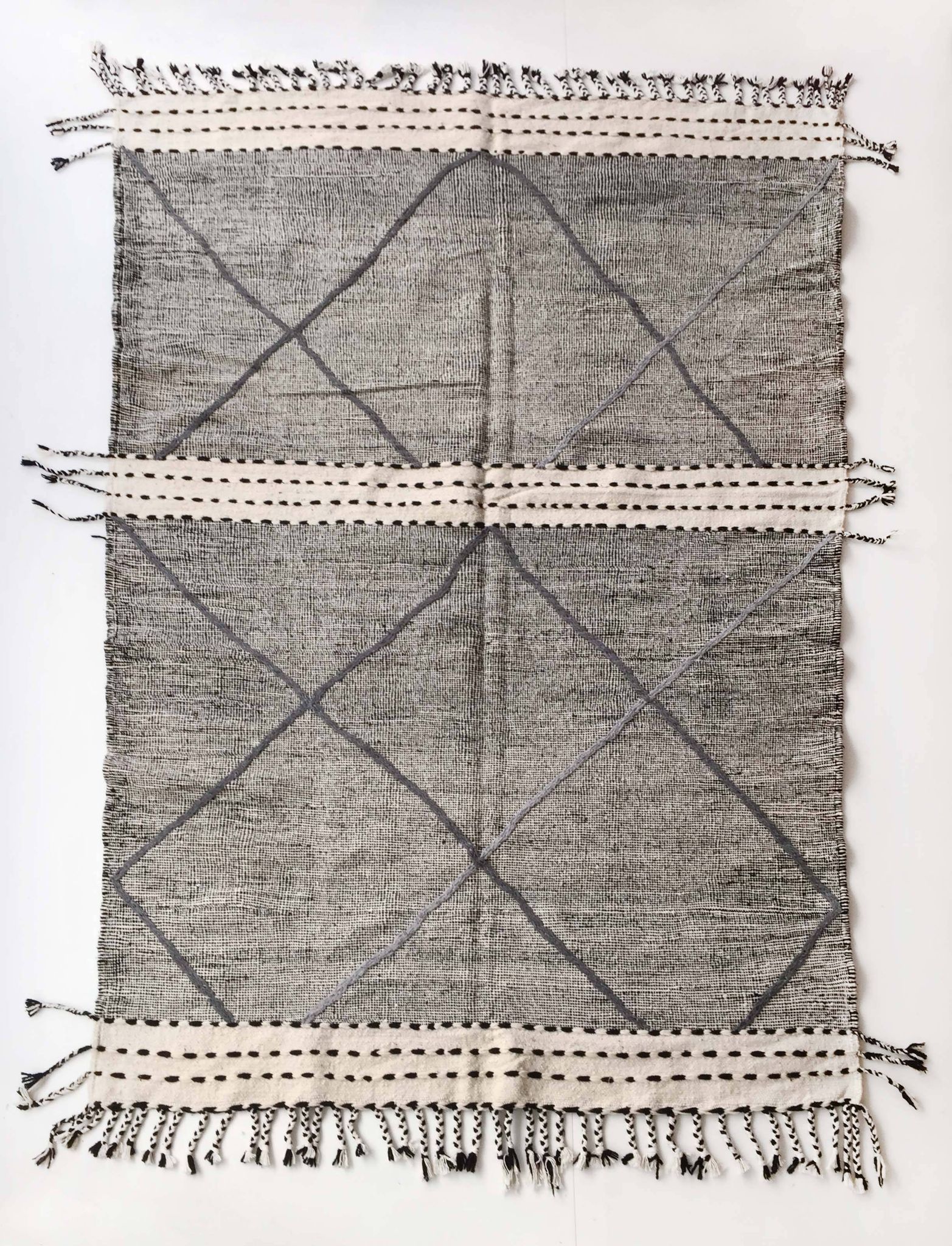 Moroccan Berber kilim Zanafi black and white 3.10x1.80m