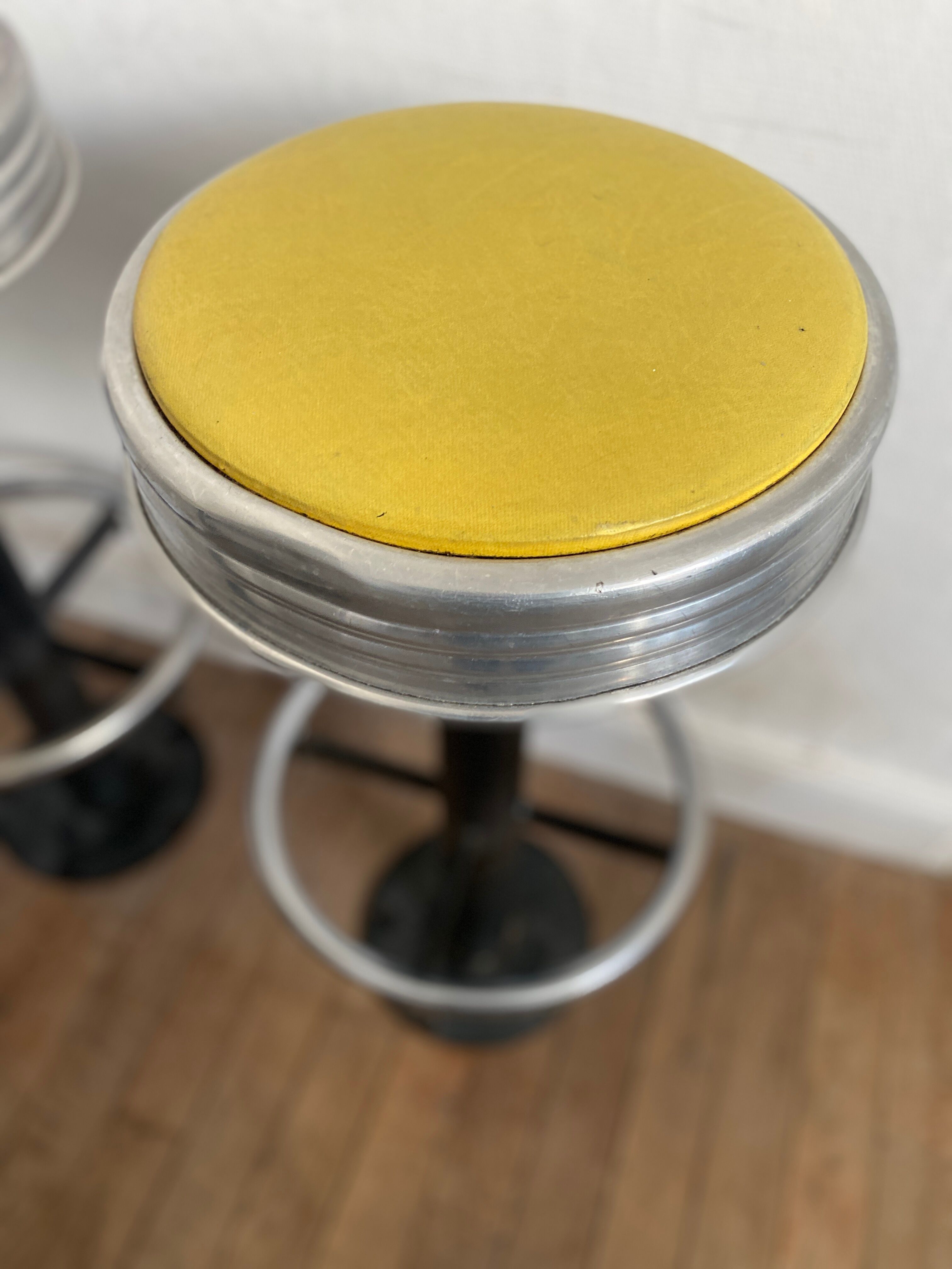 3 stools dinner dinners American dinner's