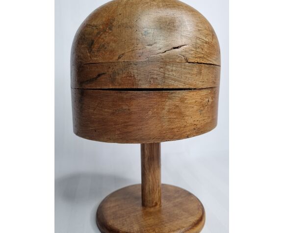 Forme à chapeau en bois ancienne sur pied, 1900 | Selency