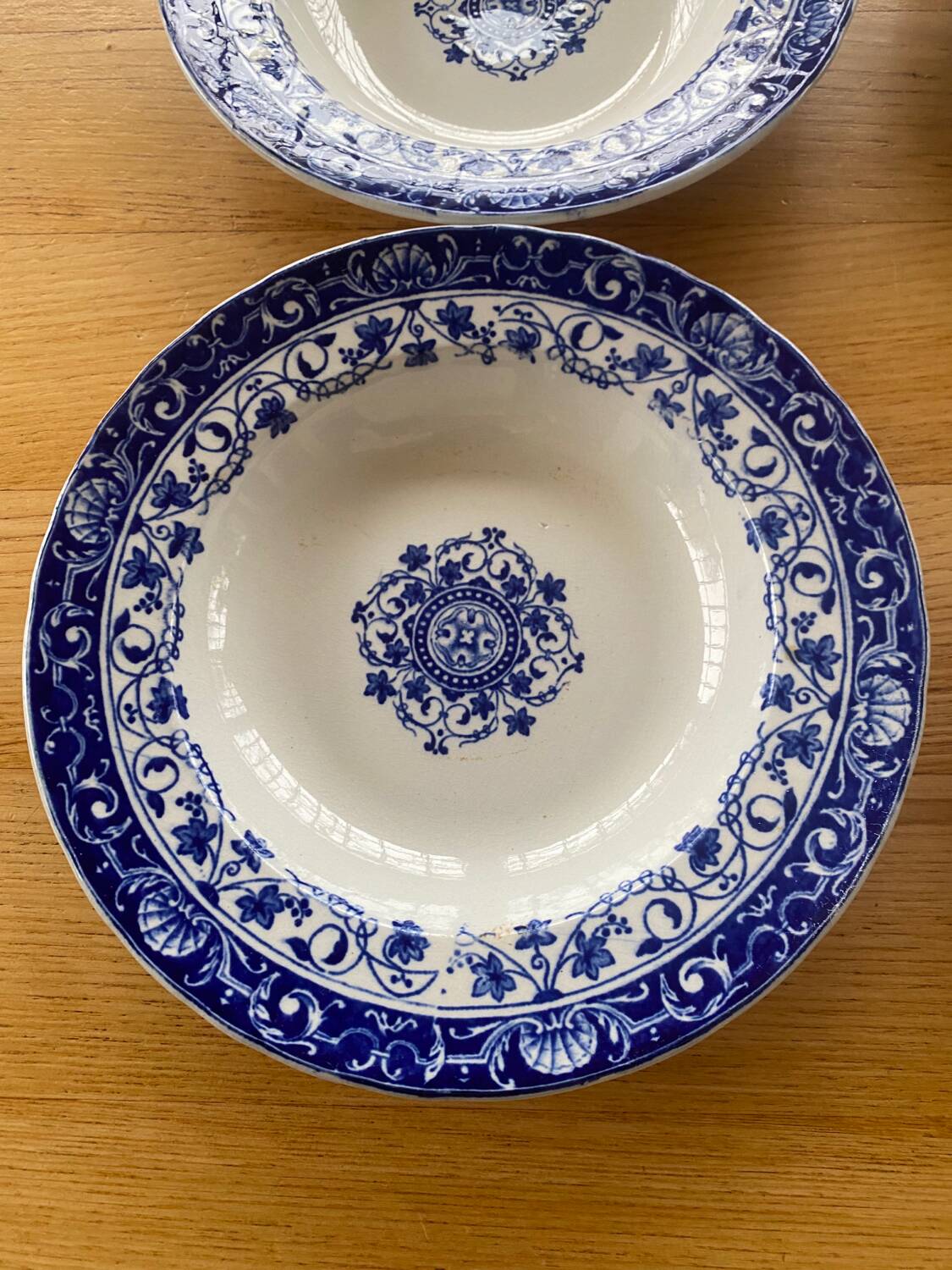 6 Jules Vieillard Bordeaux soup plates