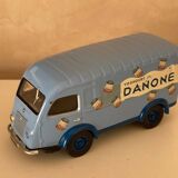 Renault 100kg Publicitaire danone
