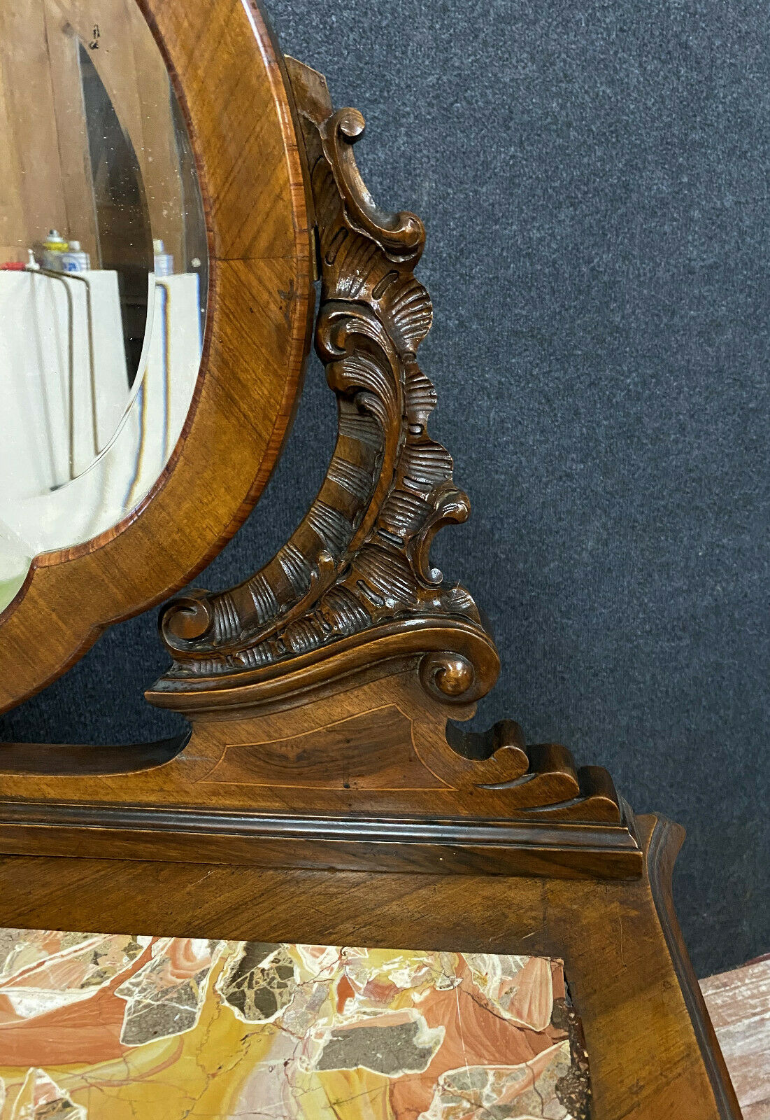 Louis XV toilet table curved in precious wood marquèterie