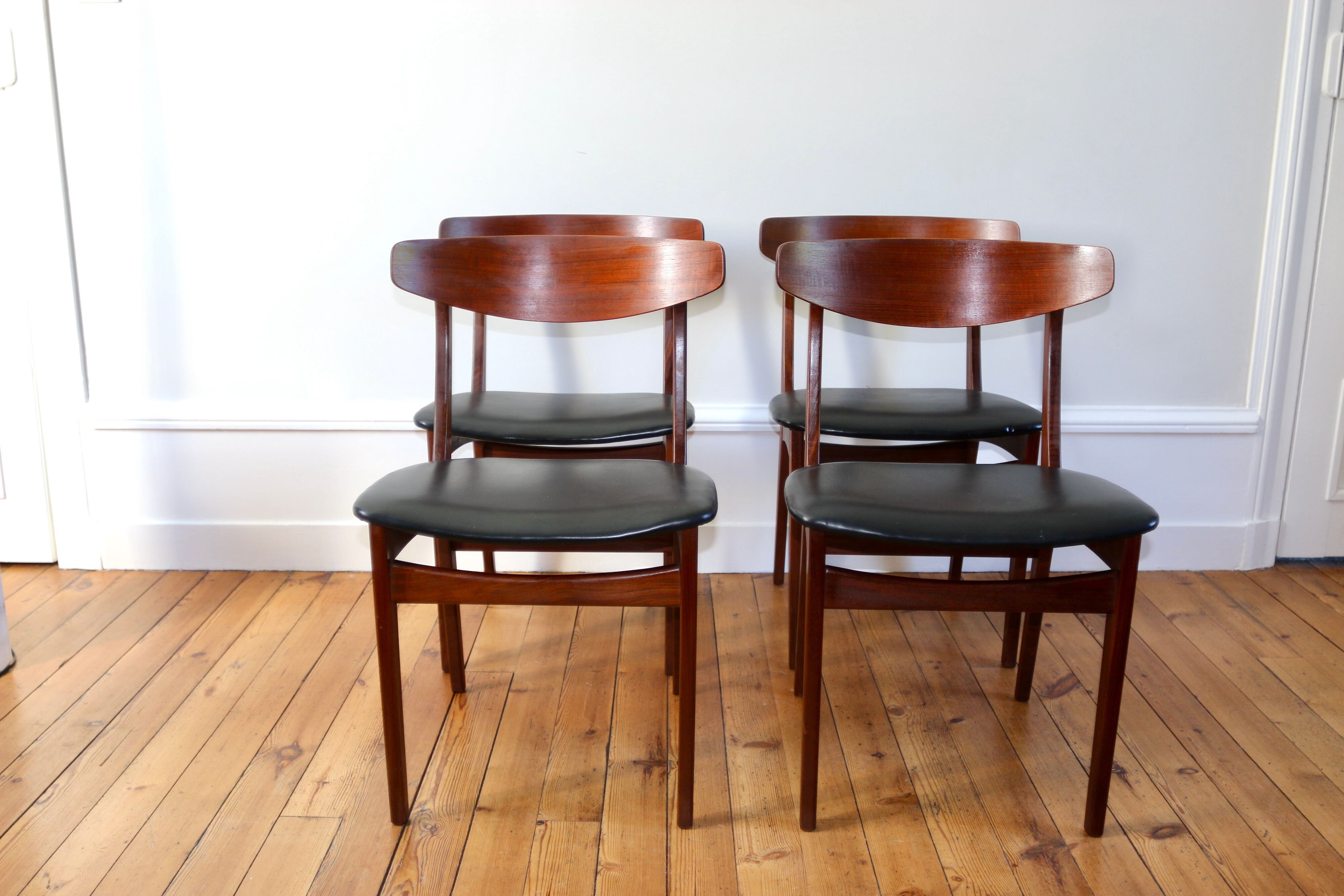 4 Chairs edited by Silkeborg