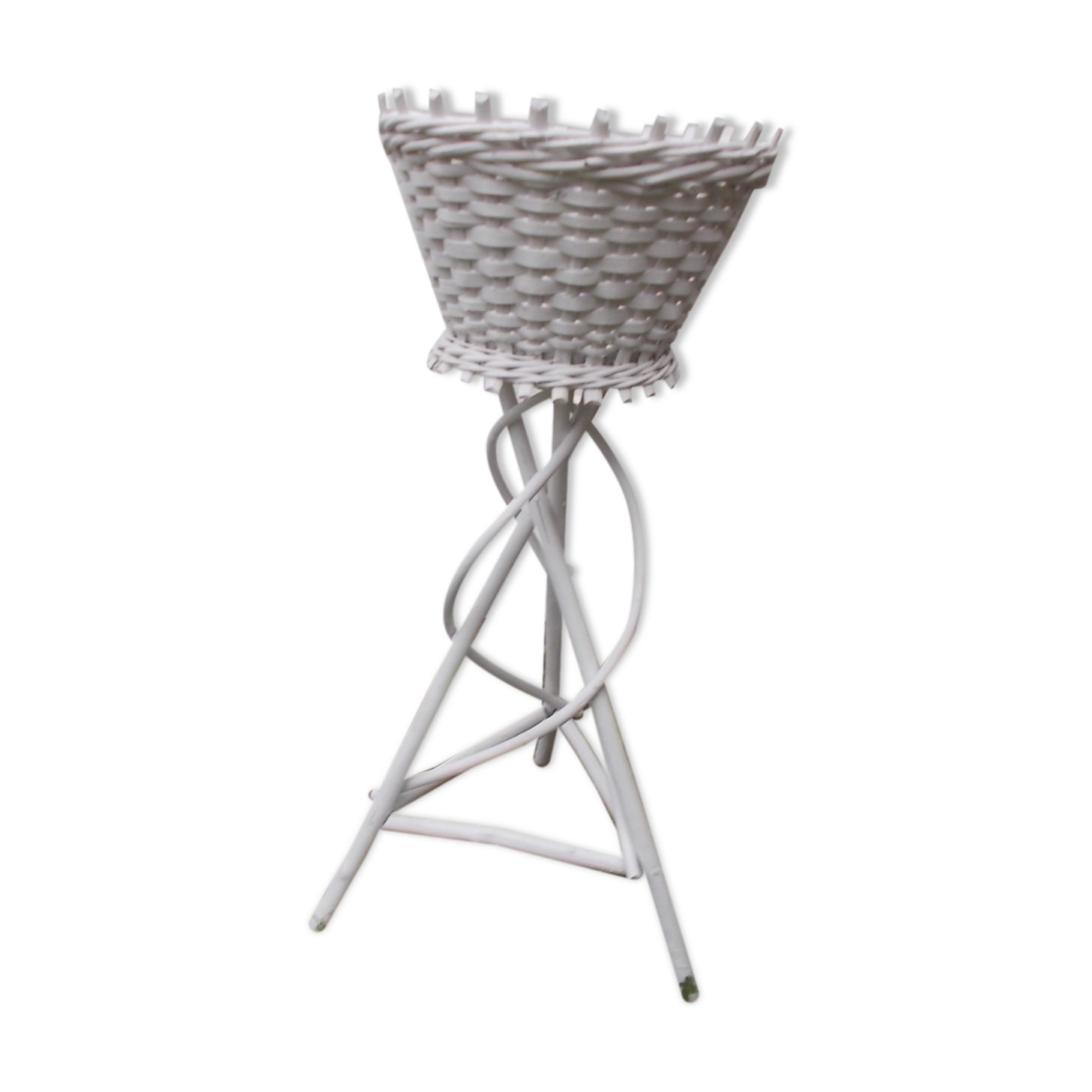 Willow cache pot