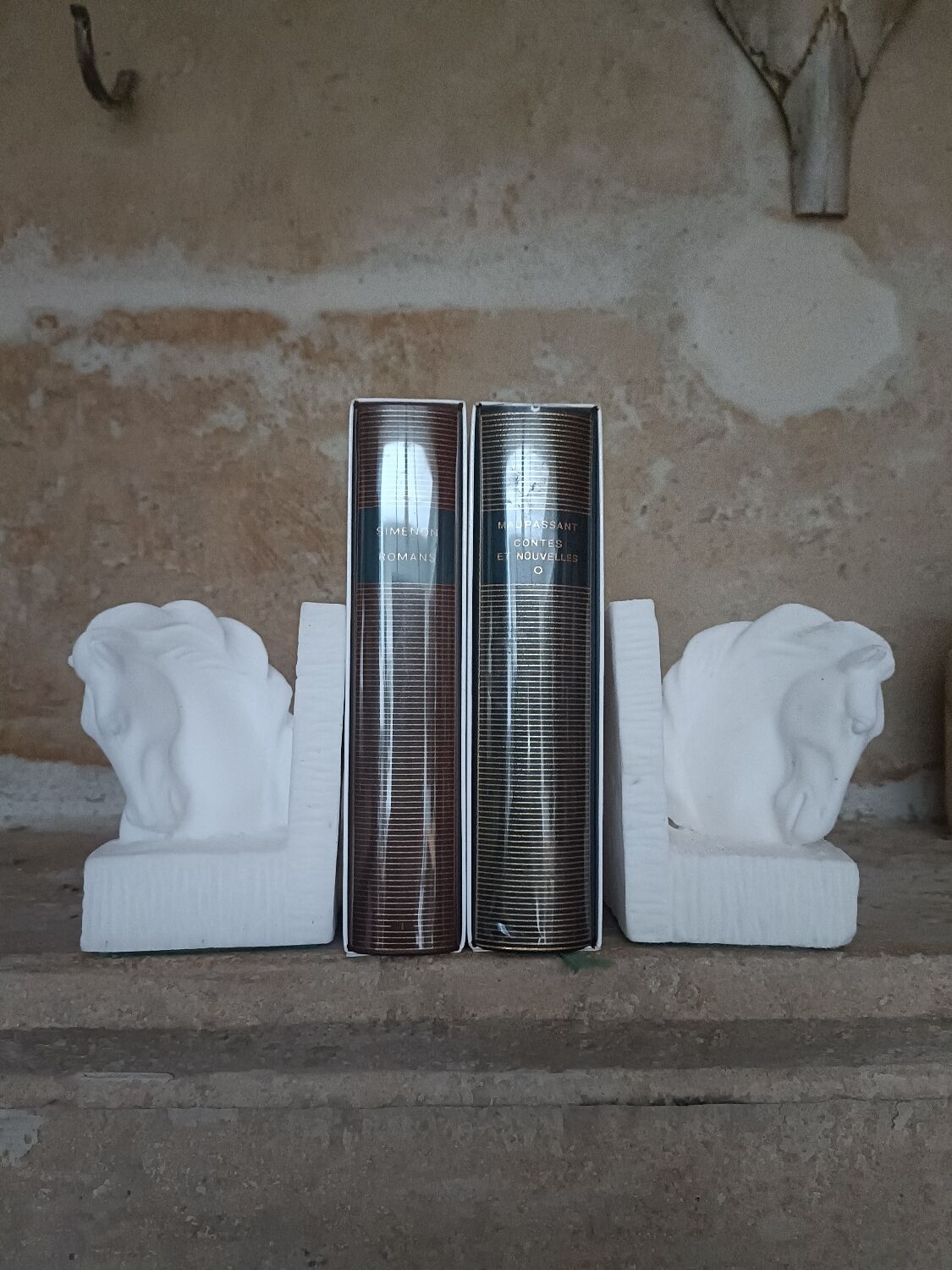 Pair of horse head bookends