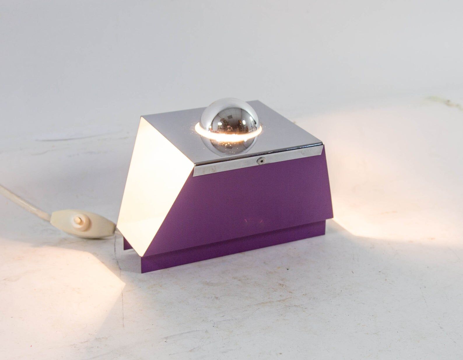 Apply Philips purple and chrome eyeball 70s