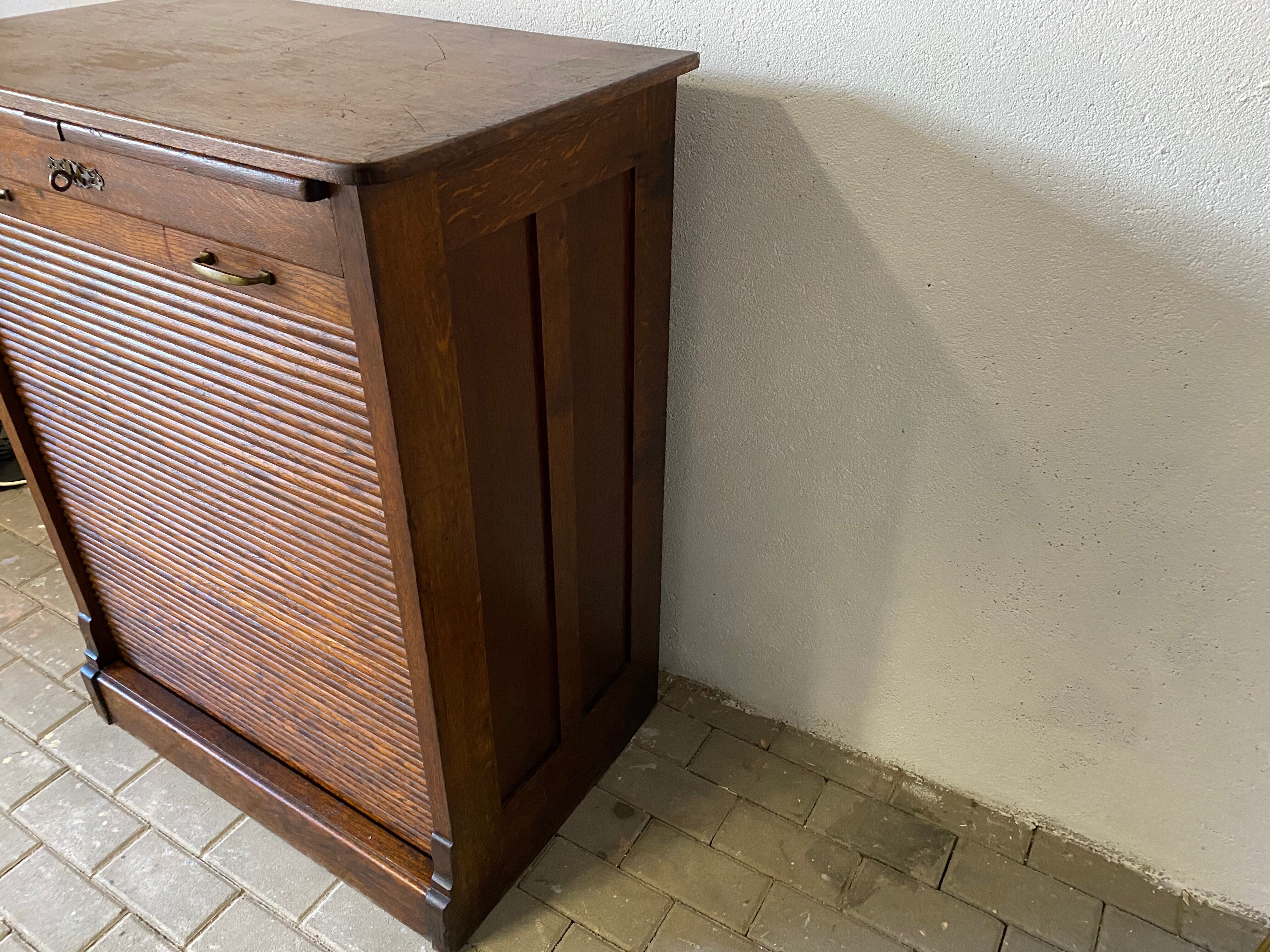 Industrial furniture notary binder with vintage American curtain 1940s