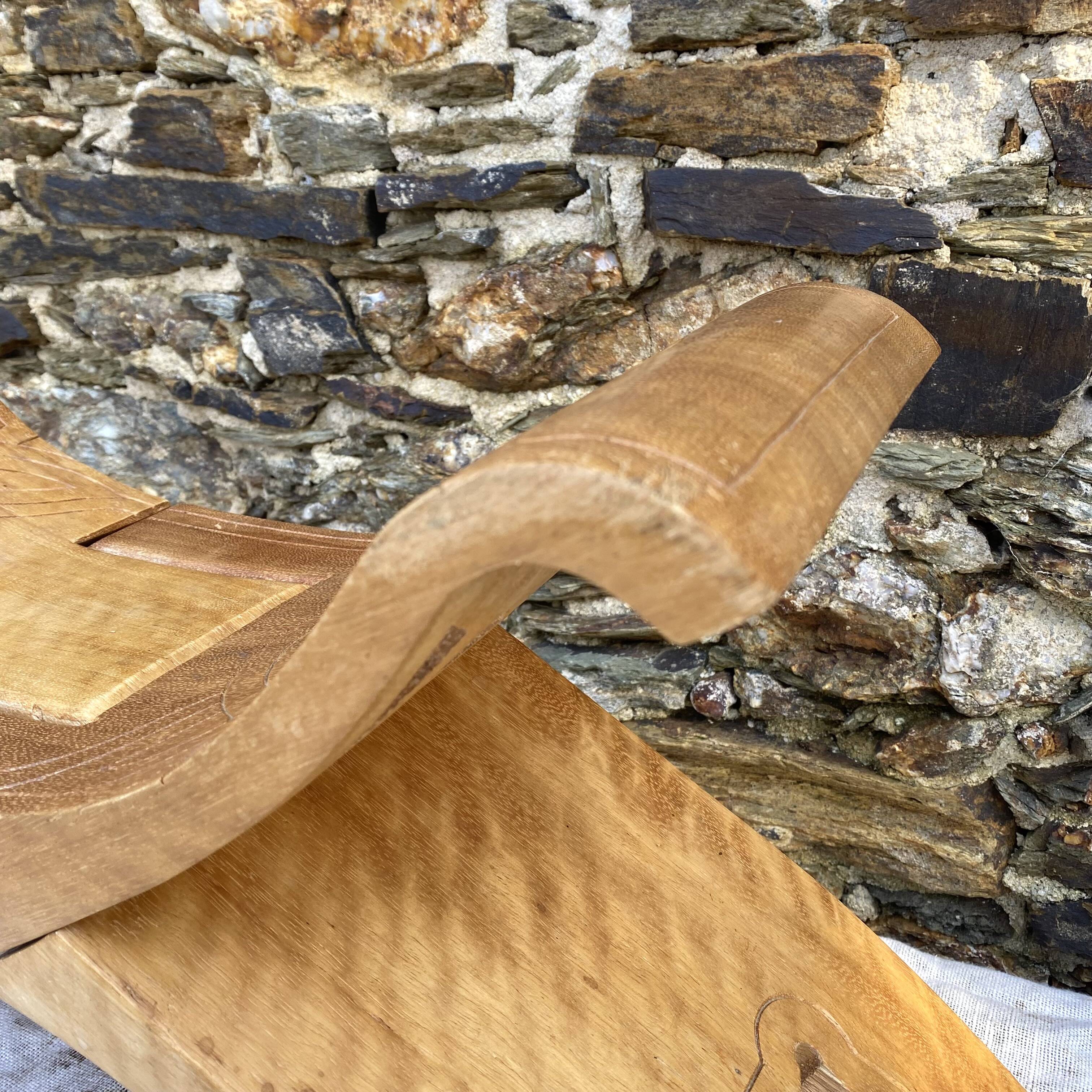 Carved folding stool, Saramaca craftsmanship (Guyana)