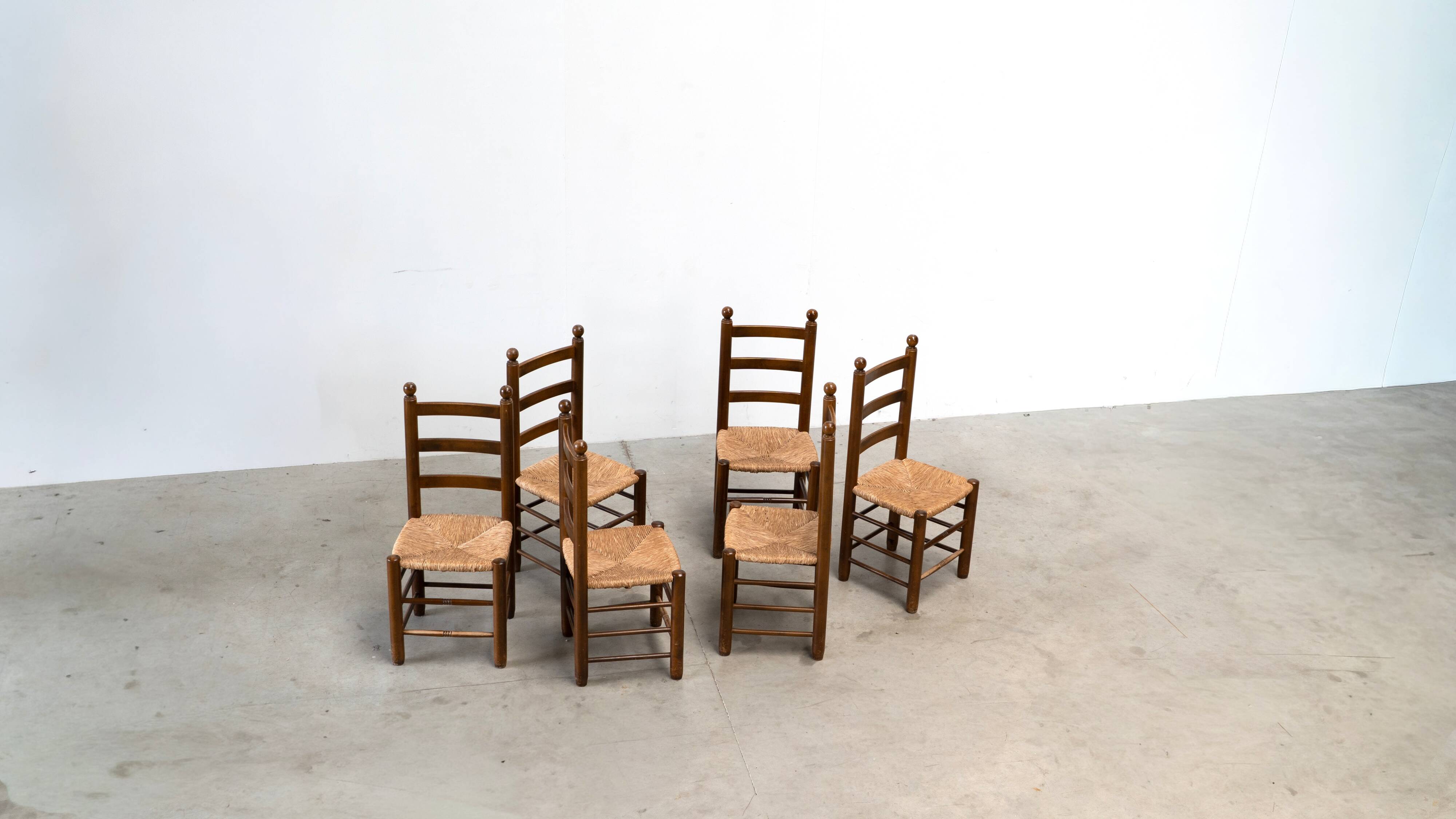 Ensemble de six chaises de salle à manger françaises par Charles Dudouyt