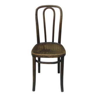 Curved wooden bistro chair