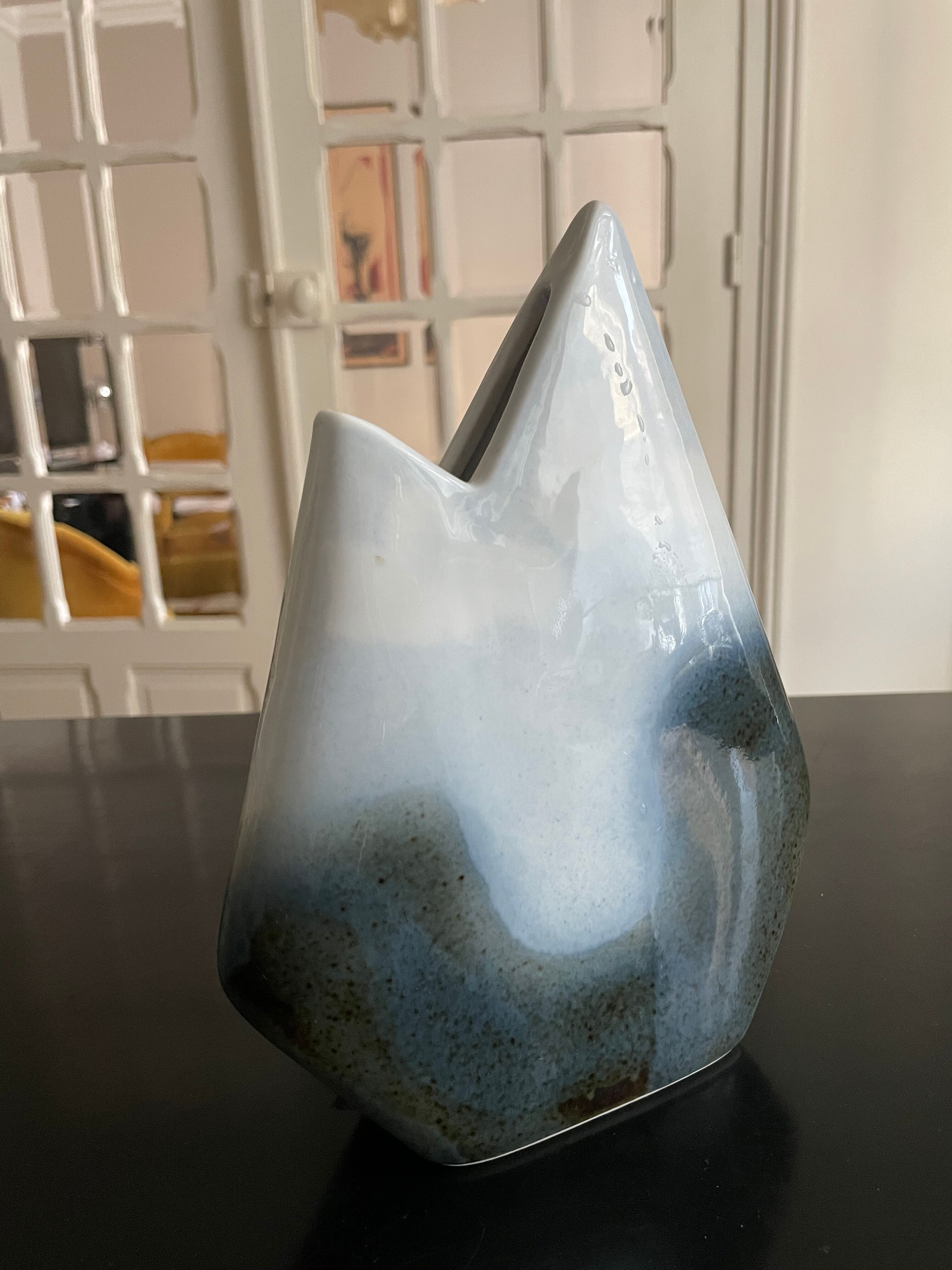 Yves Mohy vase in Virebent porcelain