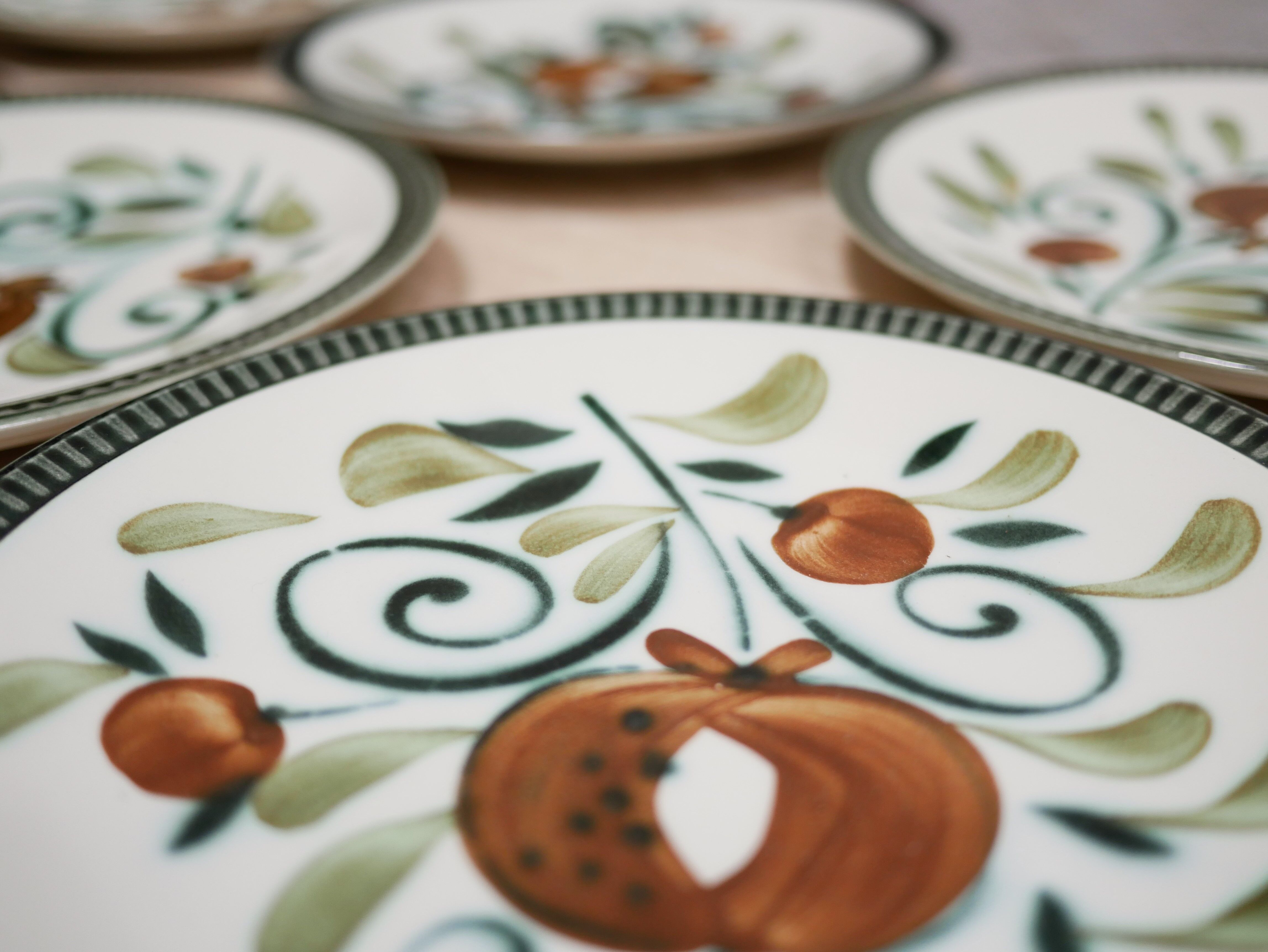 Série de 6 assiettes vintage éditées par Boch La Louvière