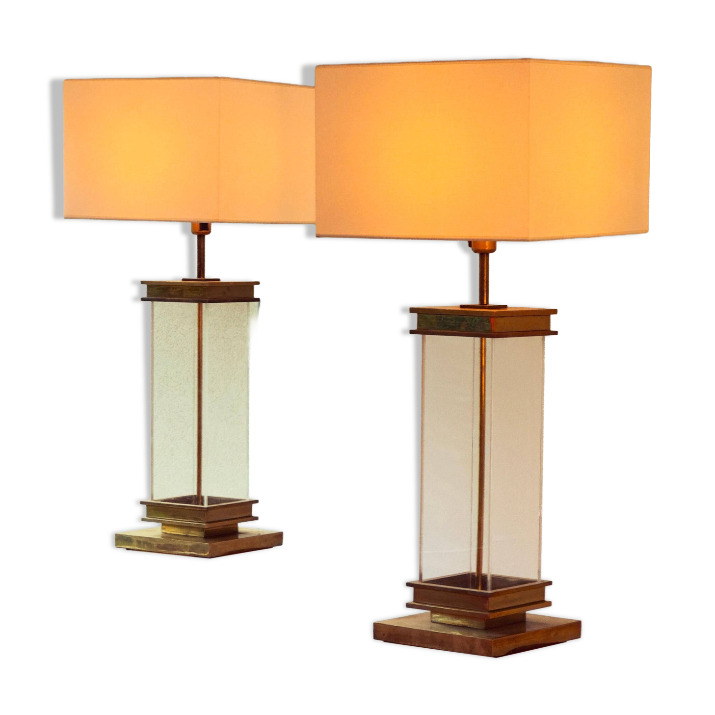 Pair of Monumental Floor Lamps in Plexiglass and Bronze, Italy, 1970s