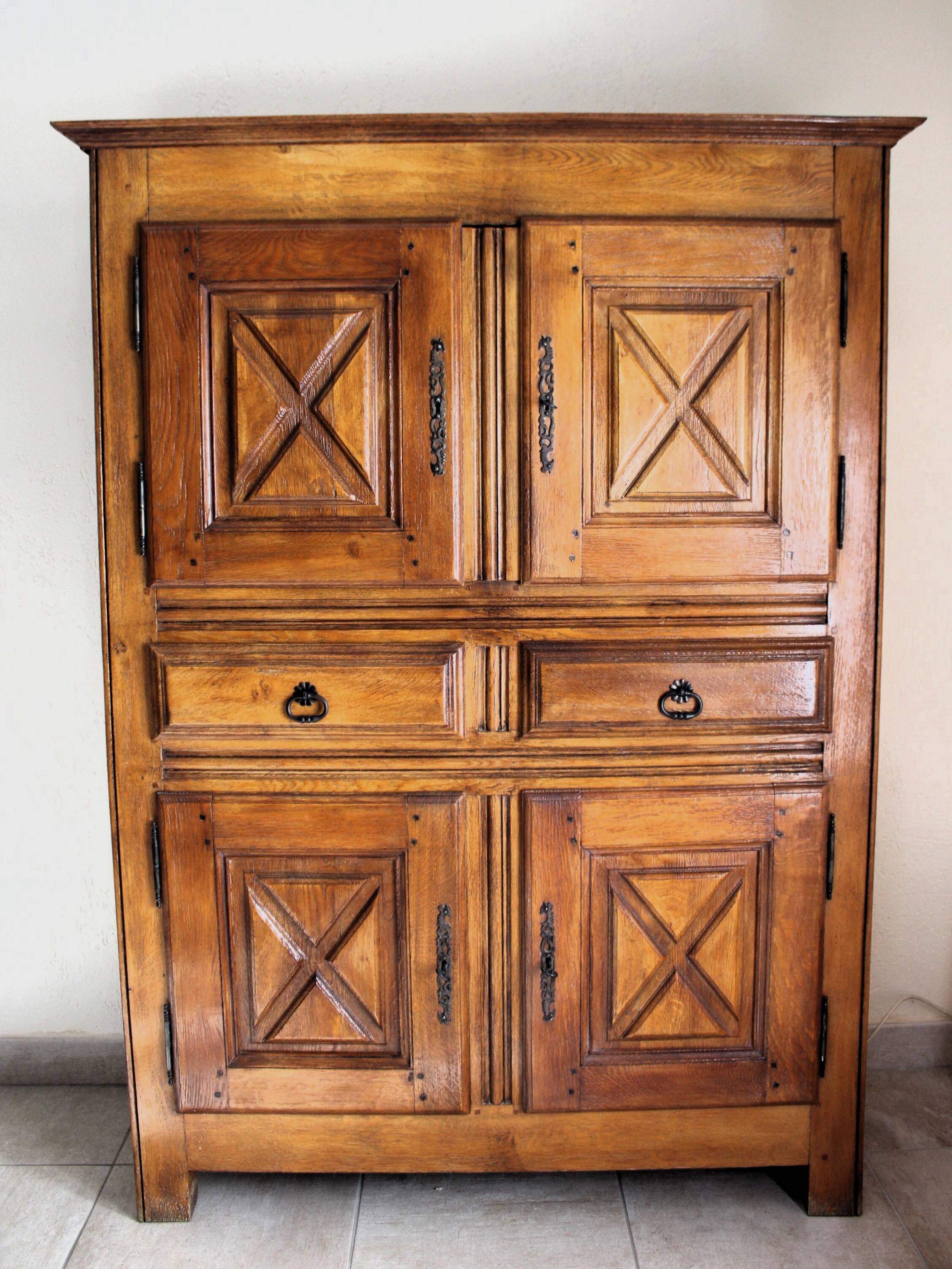 Abbatiale solid oak TV cabinet sideboard