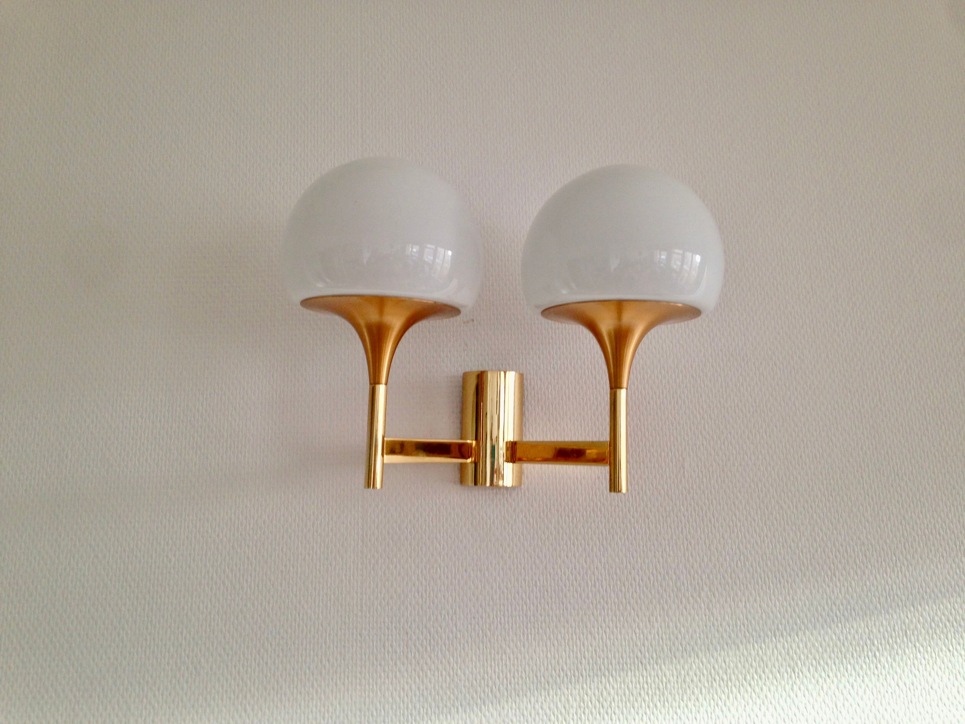 Double gold wall lamp by the Maison Sciolari  1970