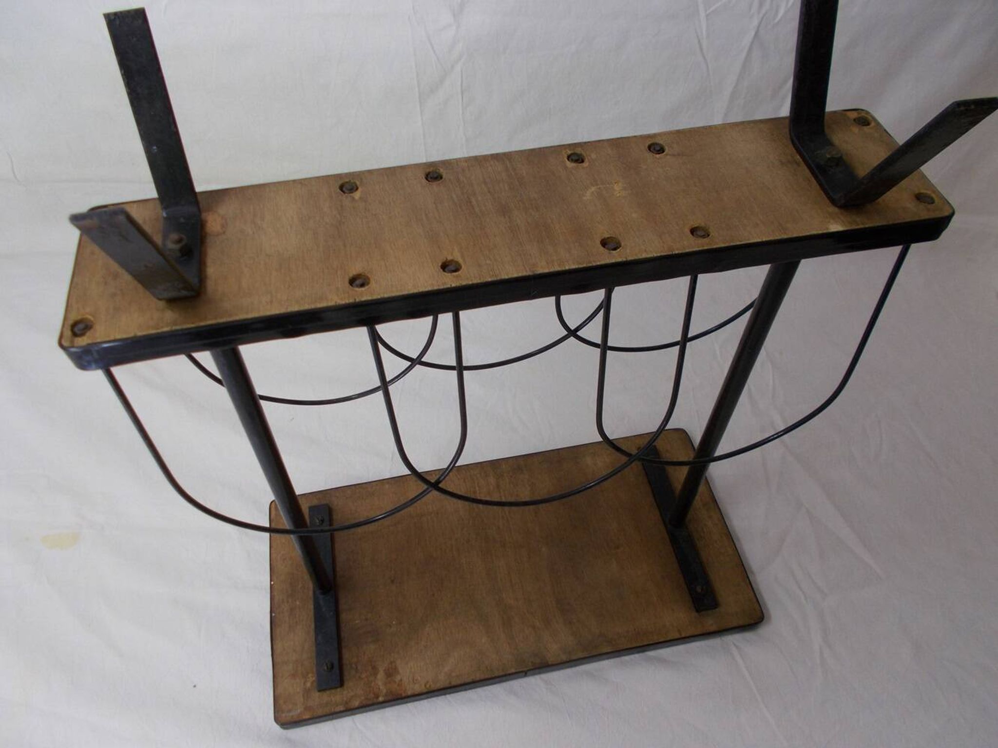 Magazine table