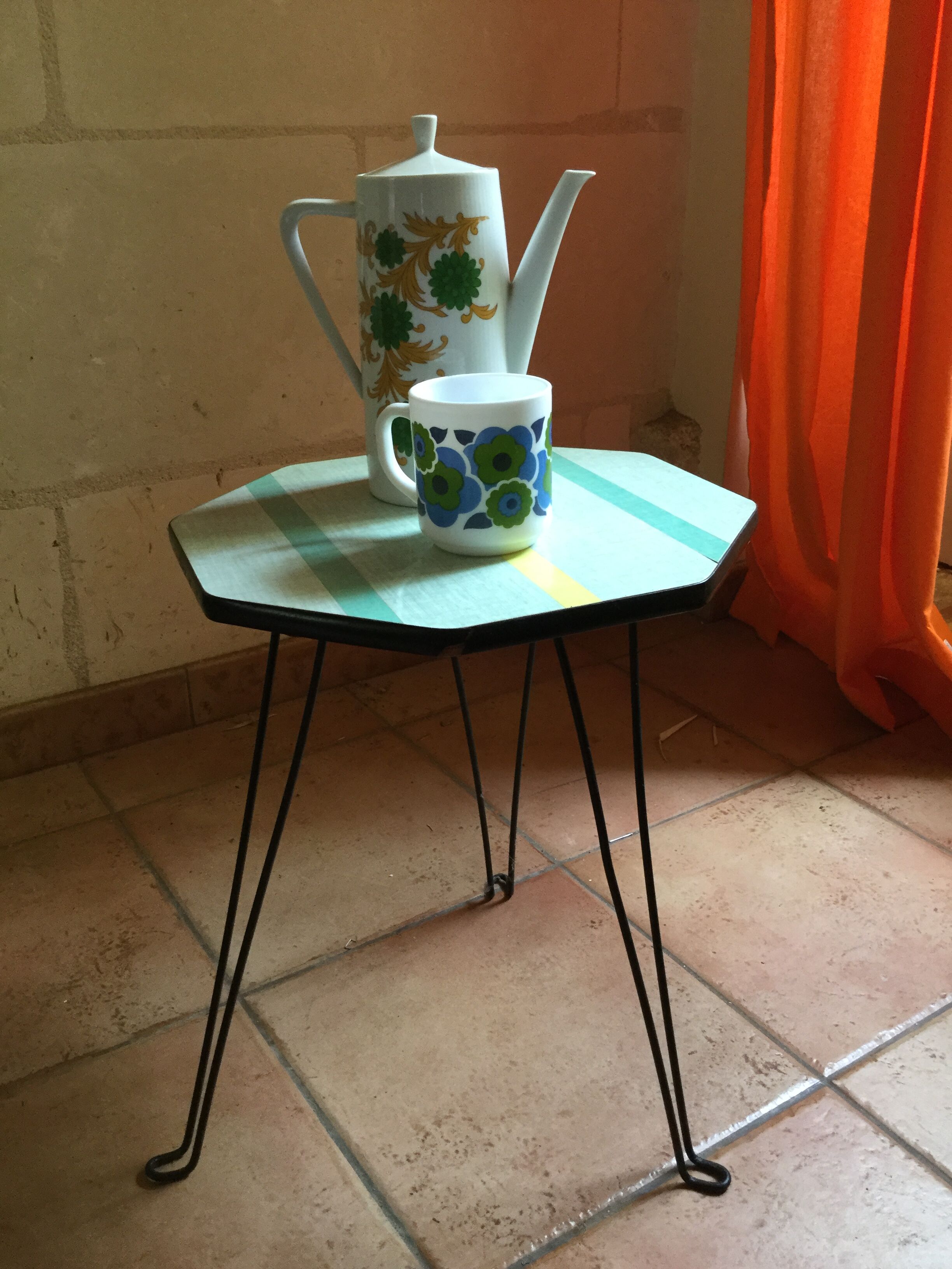 Coffee table tripod vintage