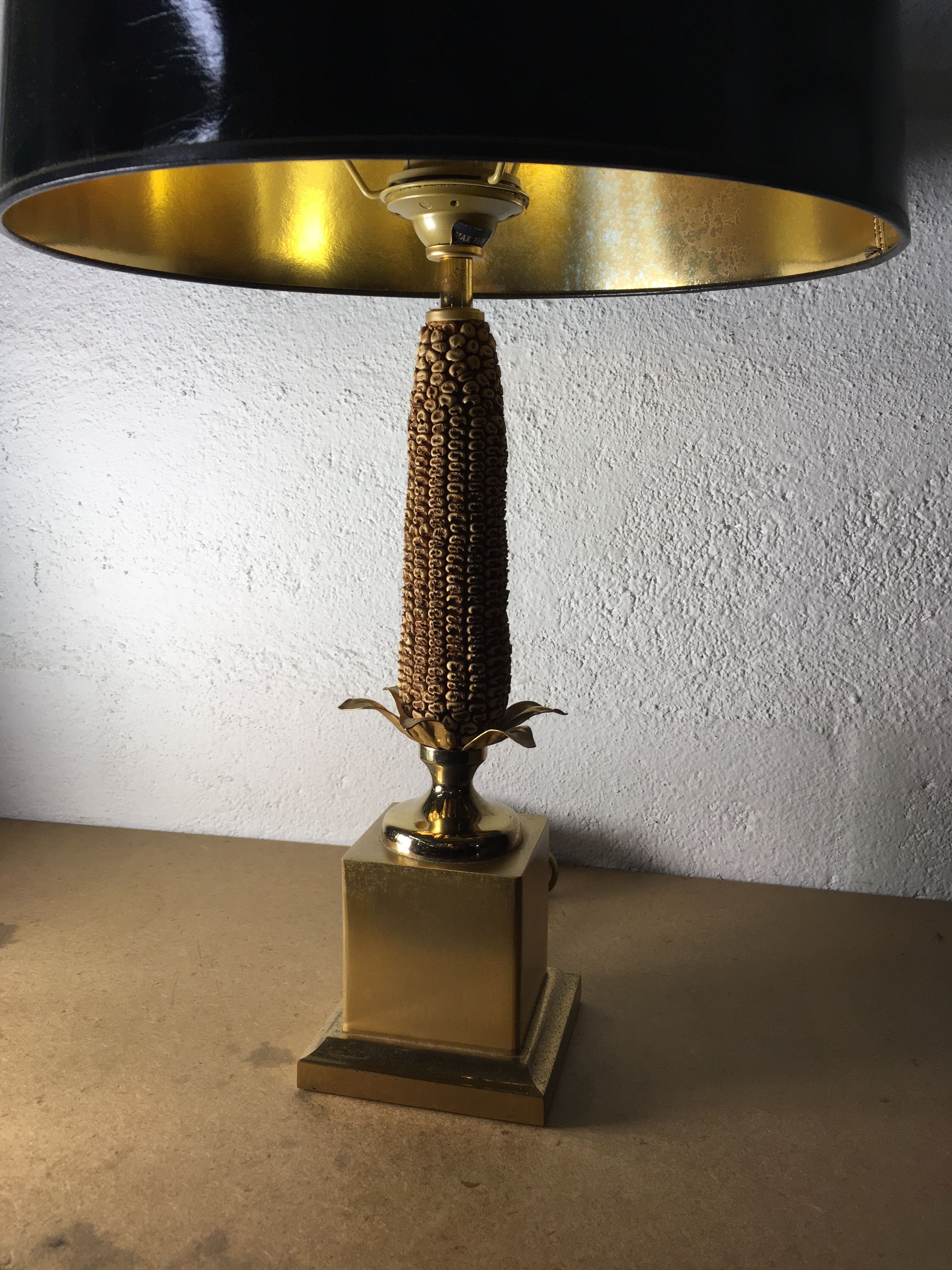 Vintage corn cob lamp