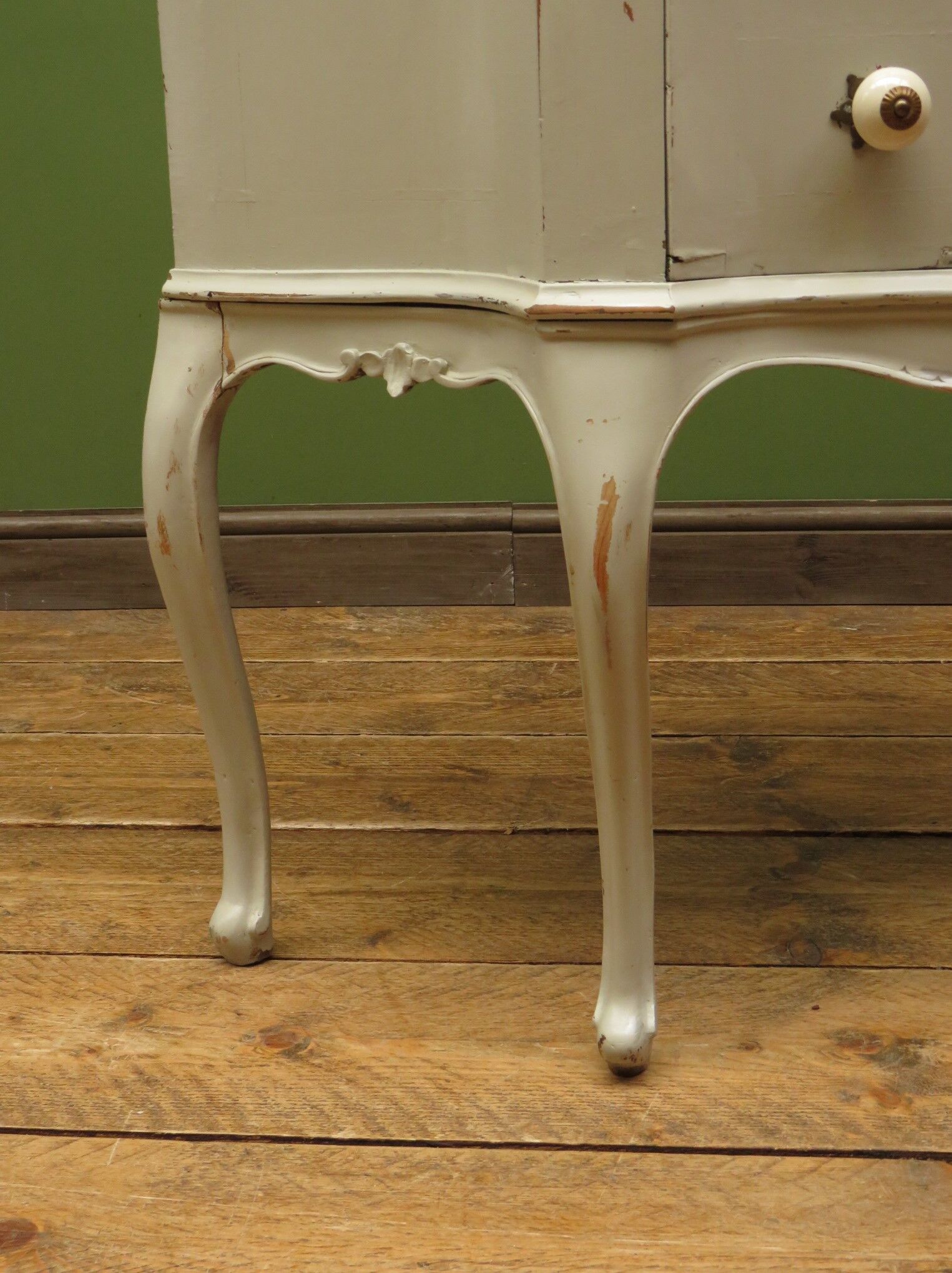 French serpentine chest of drawers