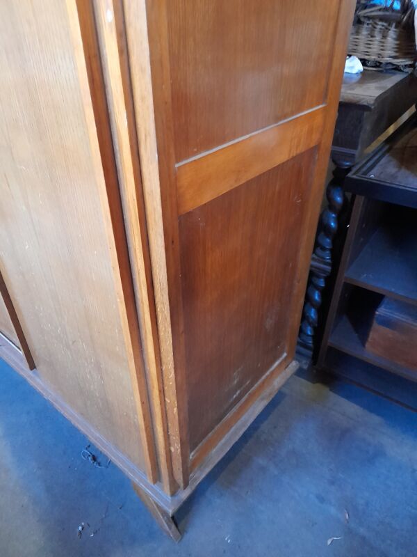 Armoire penderie année 50 vintage pieds compas