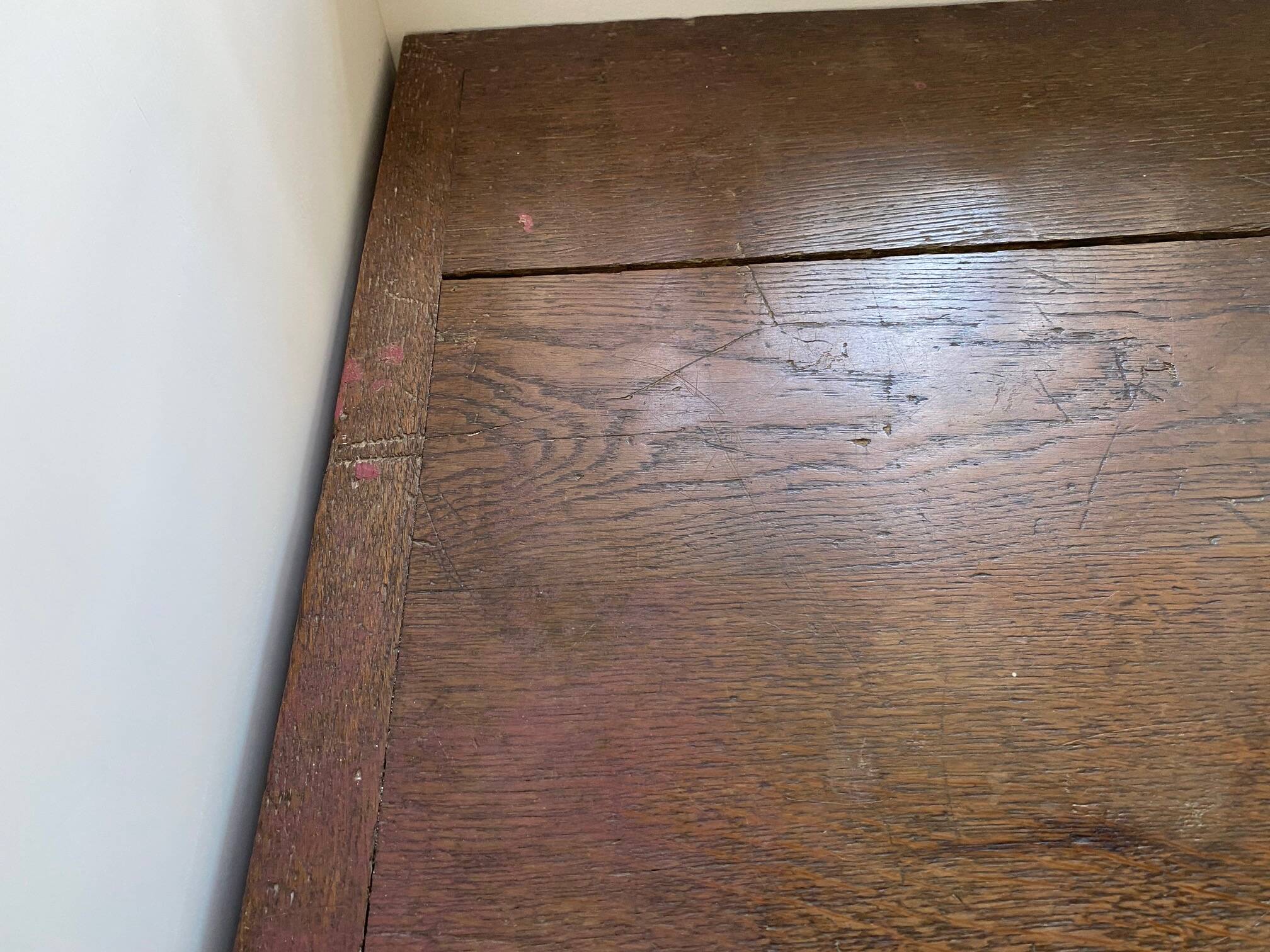 Old and authentic workshop counter with 3 large oak drawers.