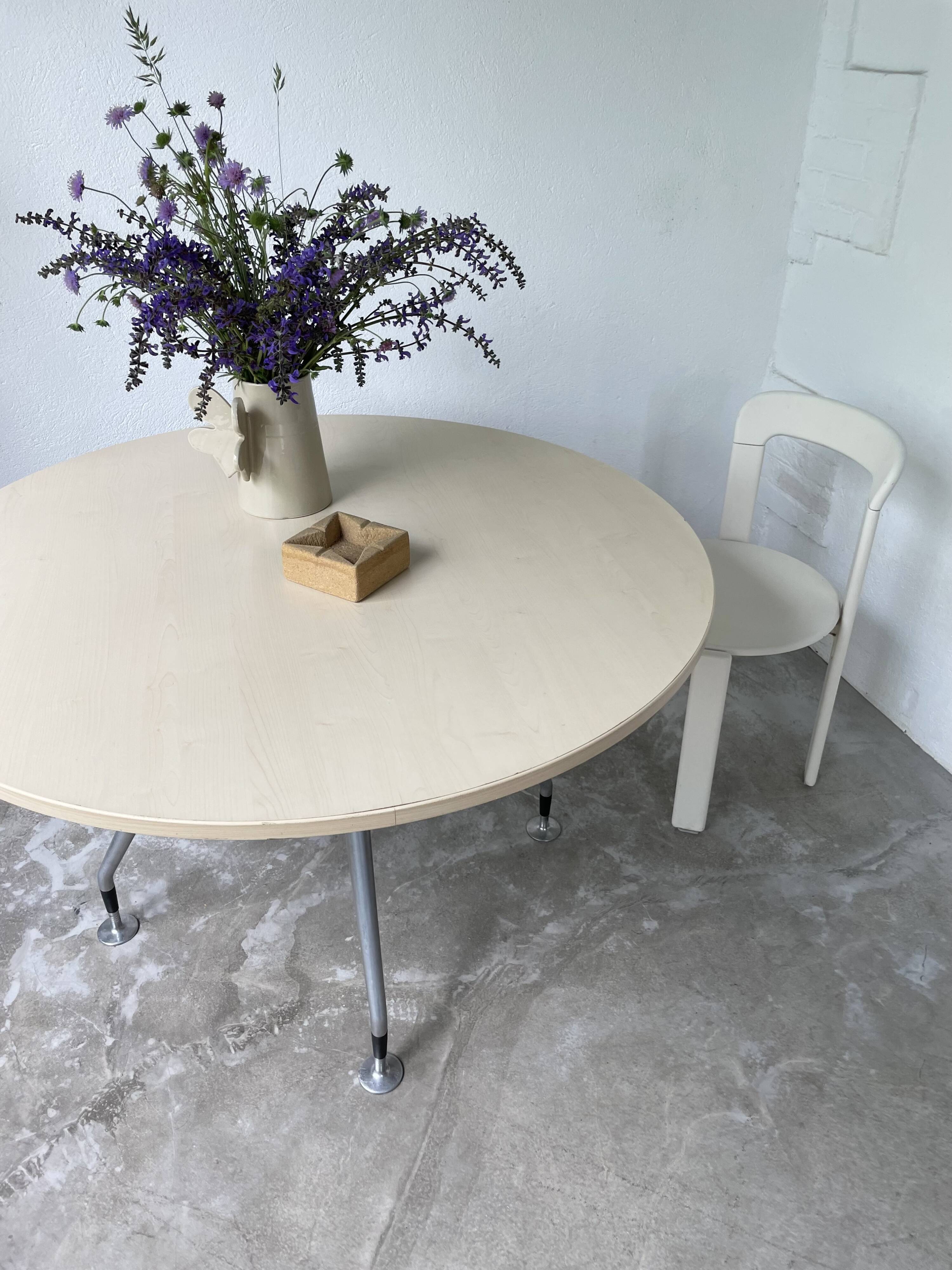 Tecno Nomos Round Table Brushed Metal