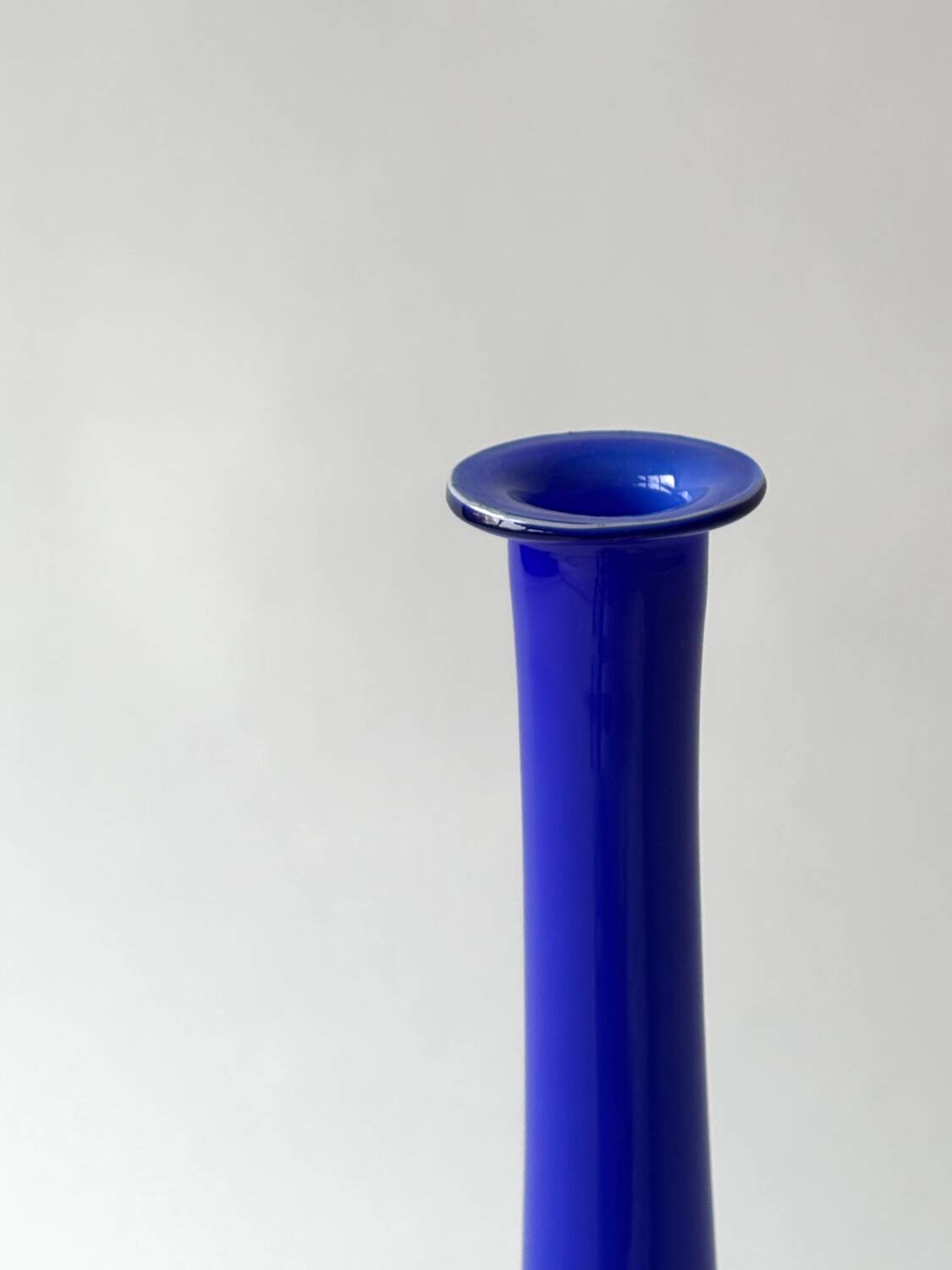 Large Murano blown glass bud vase, cobalt blue, 50cm