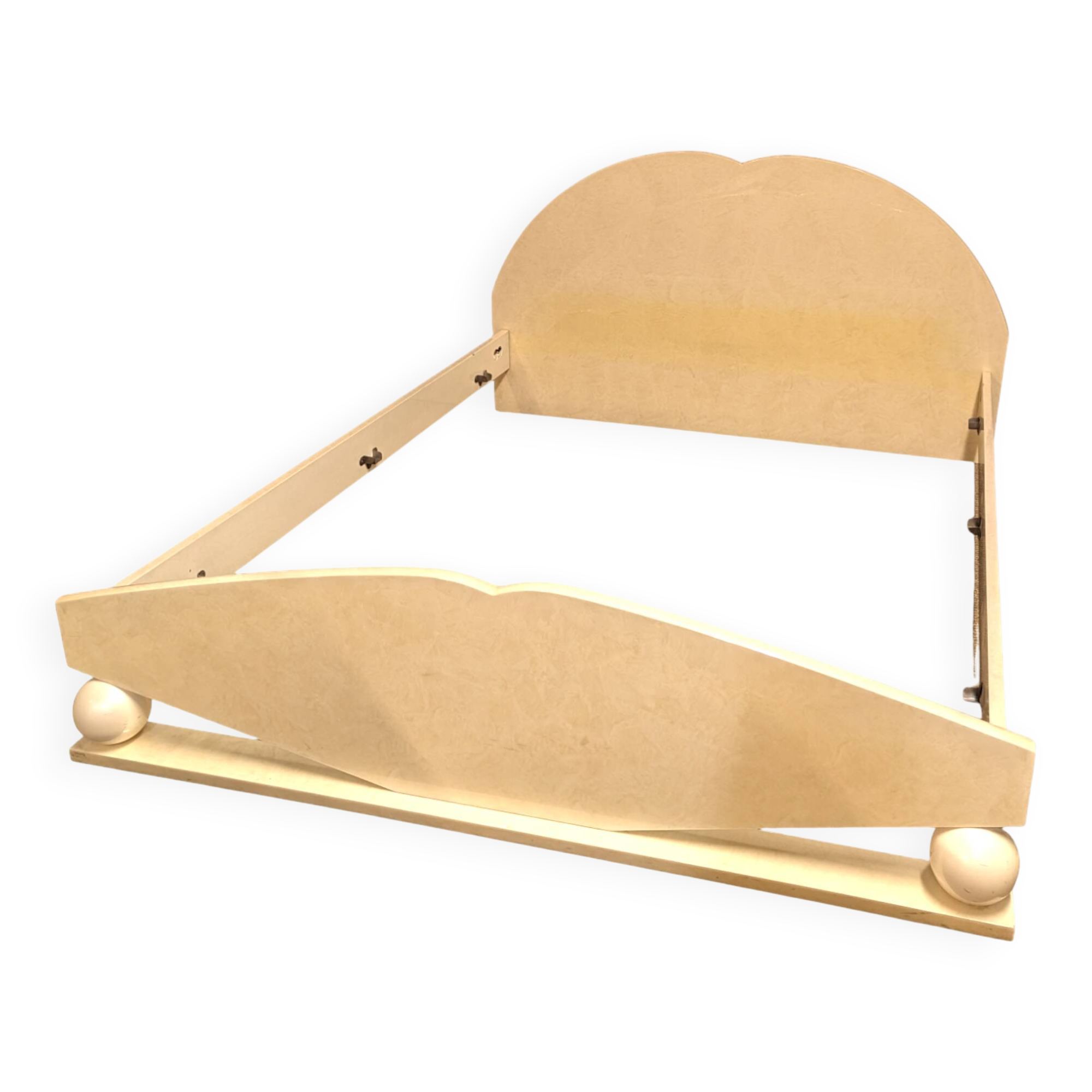 Lacquered bed by Eric Maville