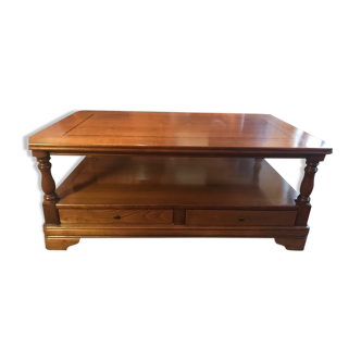 Coffee table in cherry finish