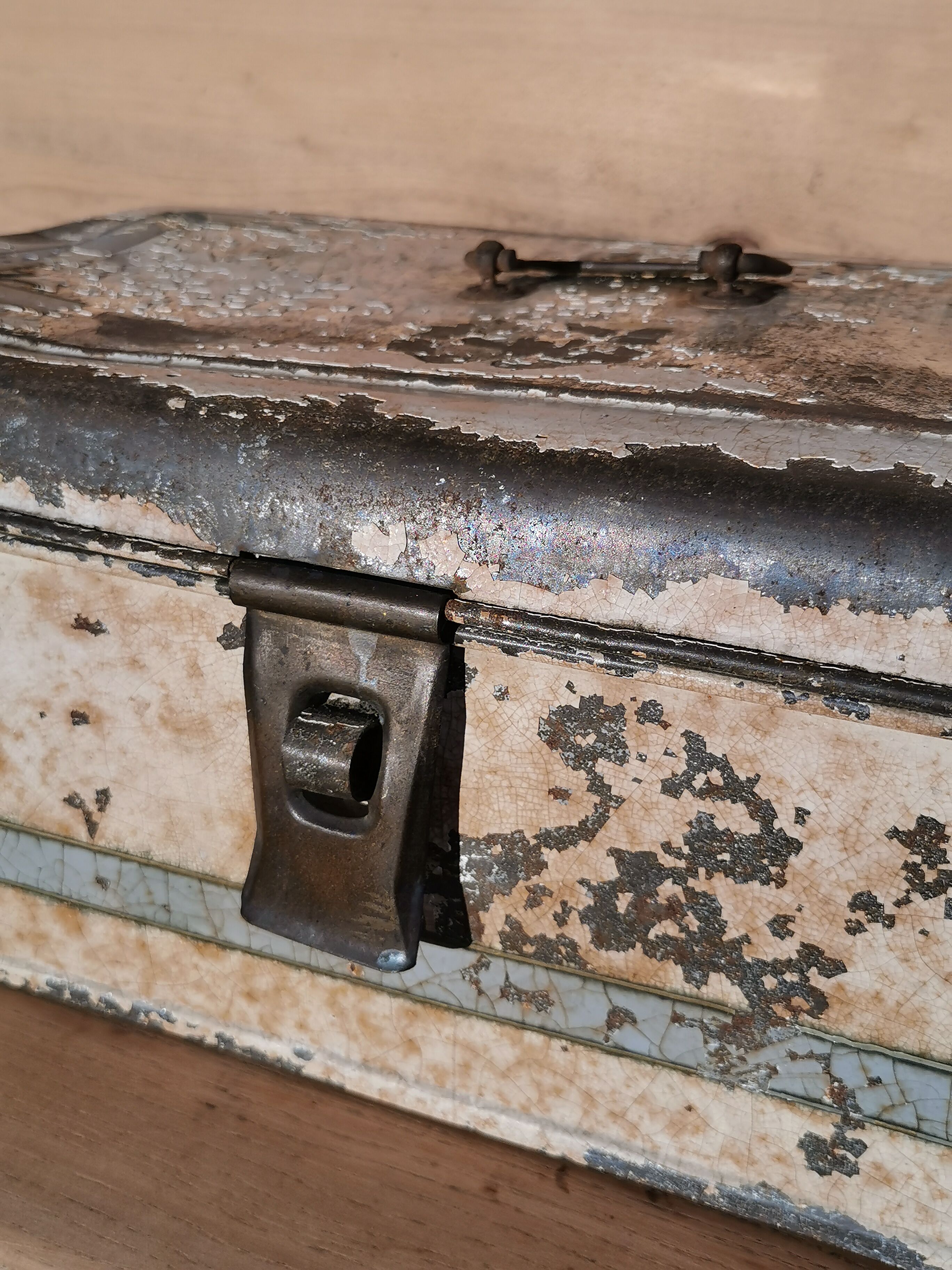 Boîte en métal