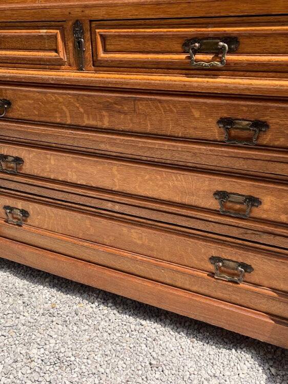 Commode with a white marble top