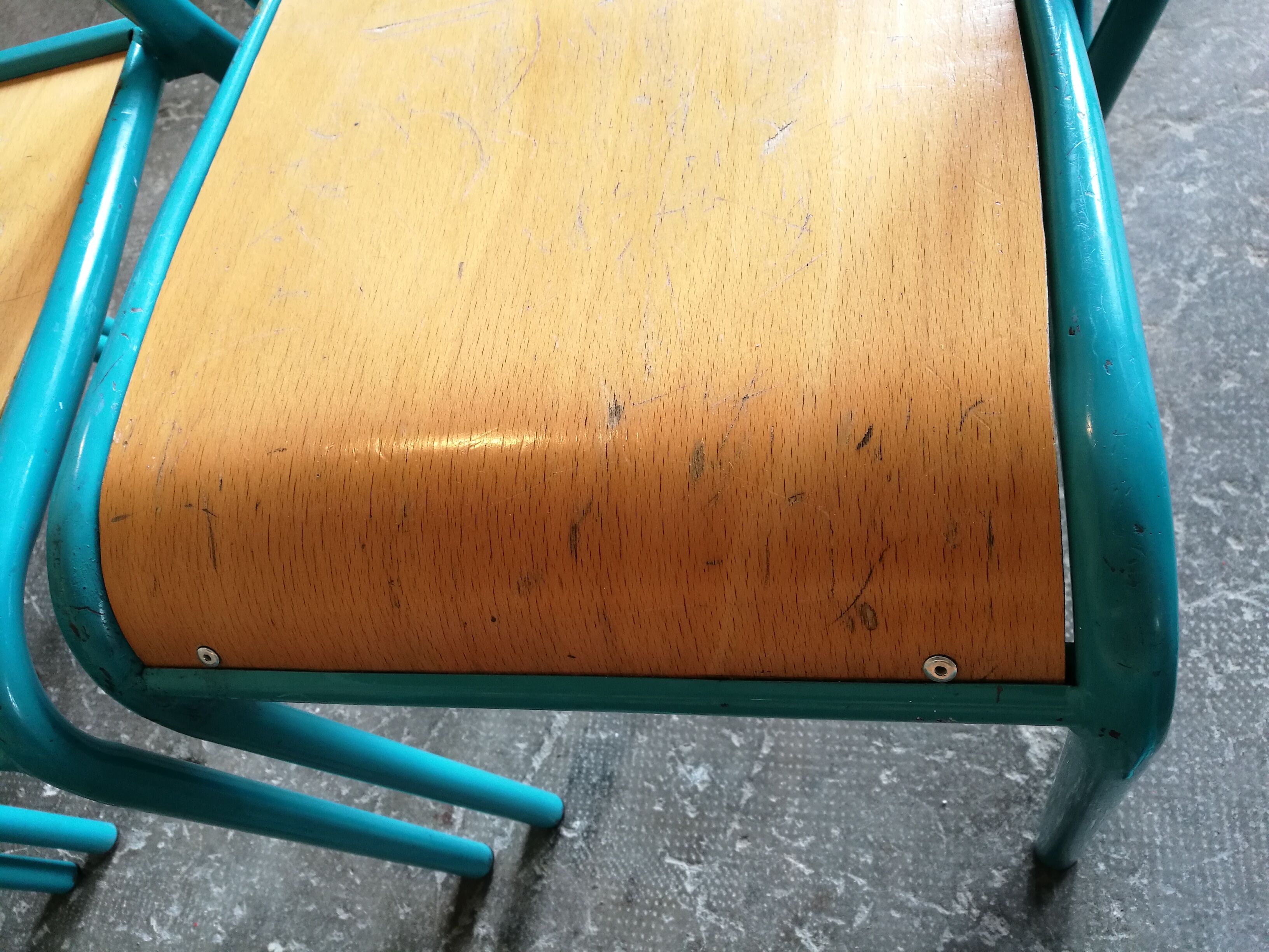 Lot of 13 adult Mullca school chairs