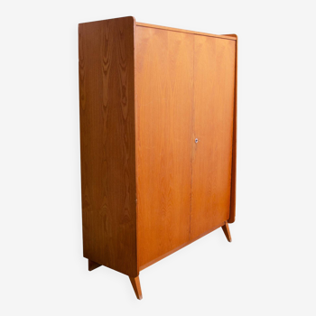 Armoire en hêtre de František Jirák pour Tatra nábytok, années 1960