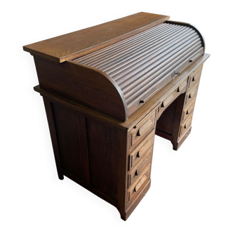U.s. desk in oak