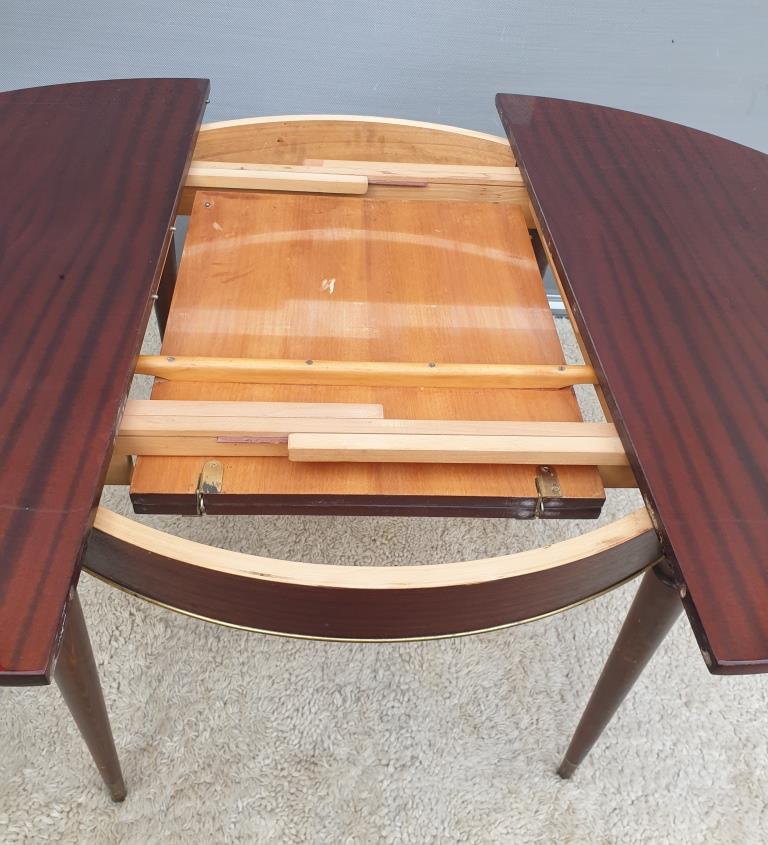 Extendable table mahogany lacquered 1960 butterfly extensions