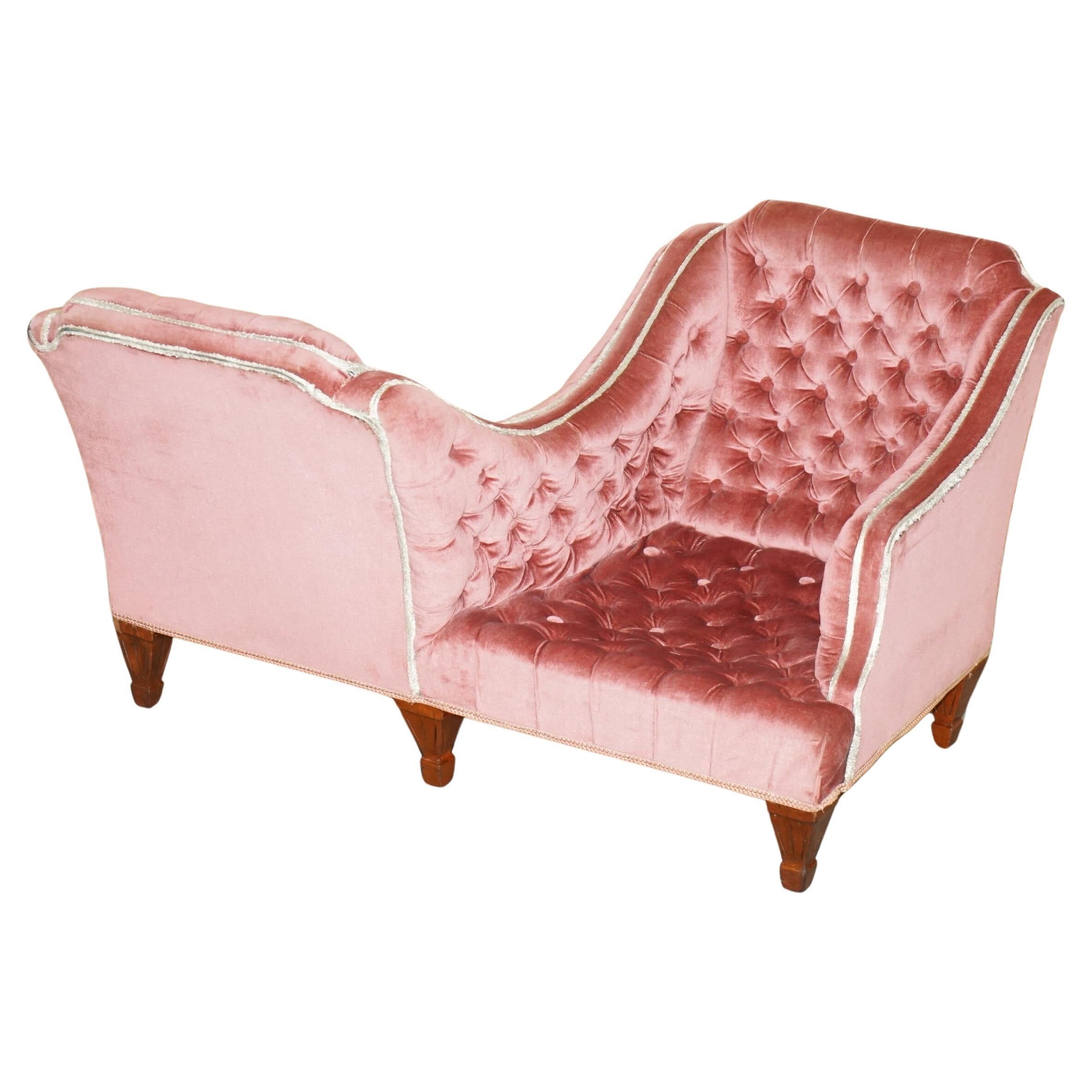 Chesterfield buttoned conversation sofa Regency