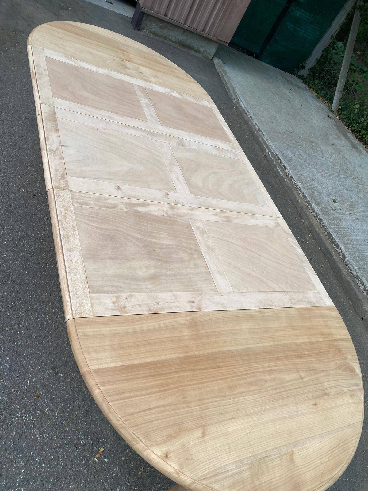 Table à manger ronde pied central extensible décapée en bois massif 3 rallo