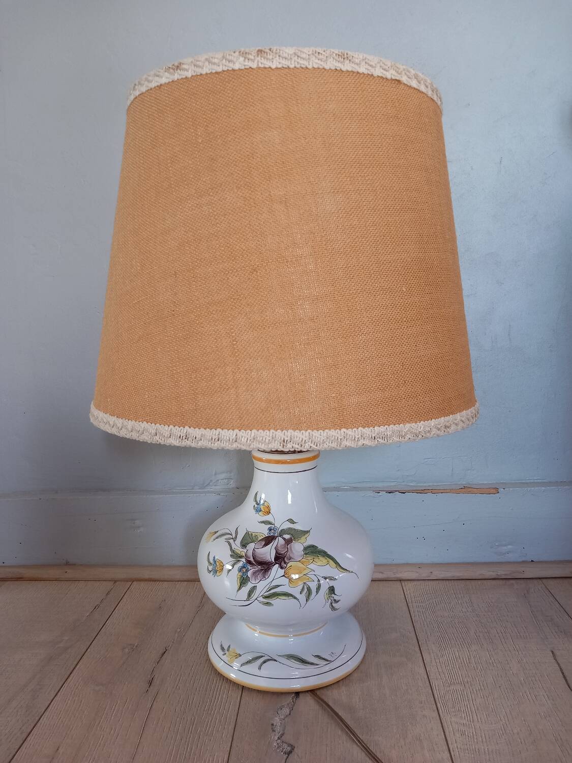 Lampe ancienne en faïence d'art de Rodez