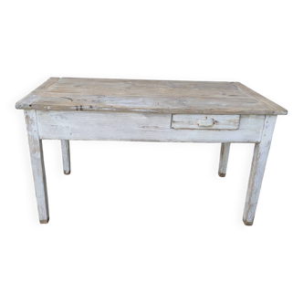 Farm table