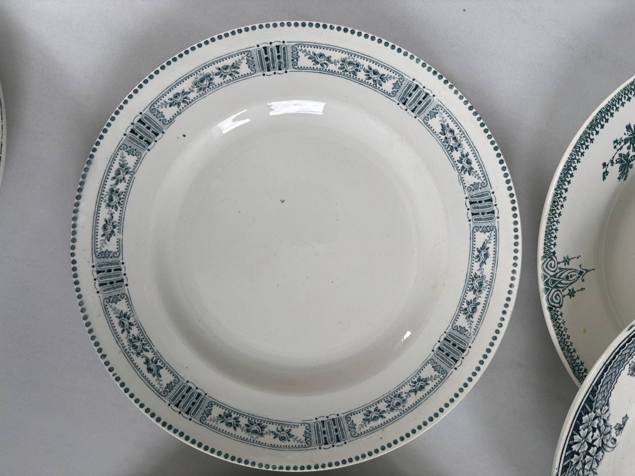 Lot 6 blue and green ironstone plates, antique French earthenware.
