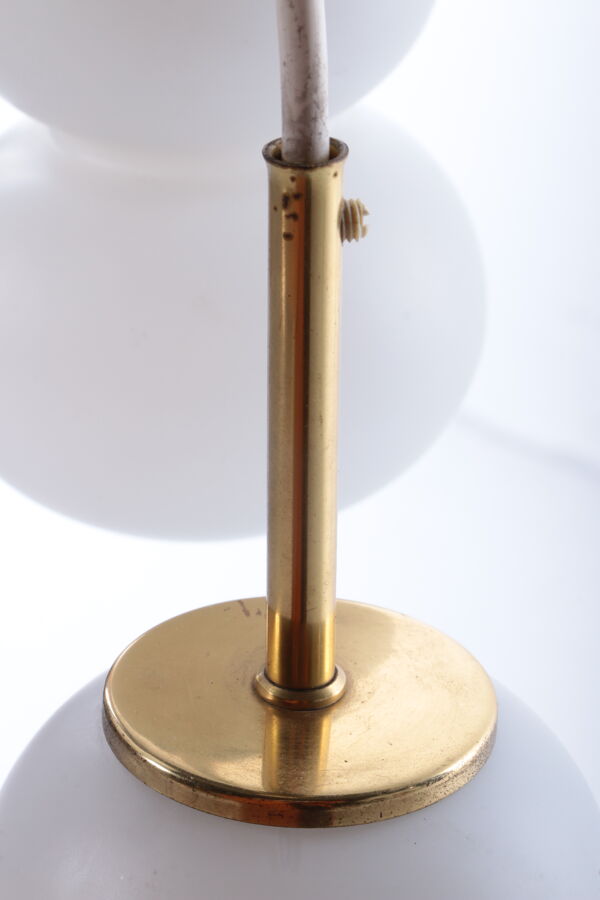Suspension vintage avec trois sphères en verre opale, 1960 Allemagne
