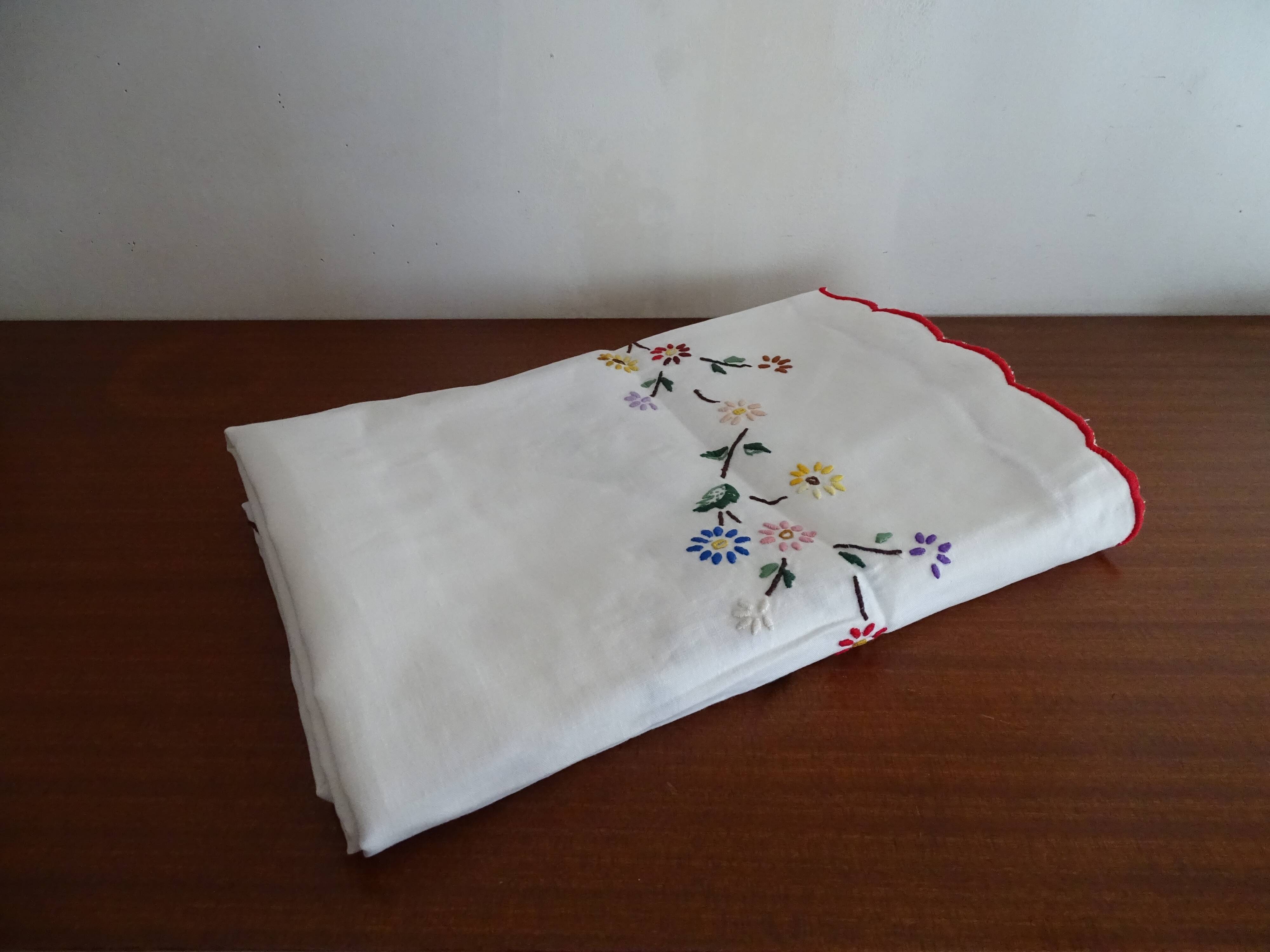 Round tablecloth embroidered hand linen mestizo 150 cm old colorful embroidery.