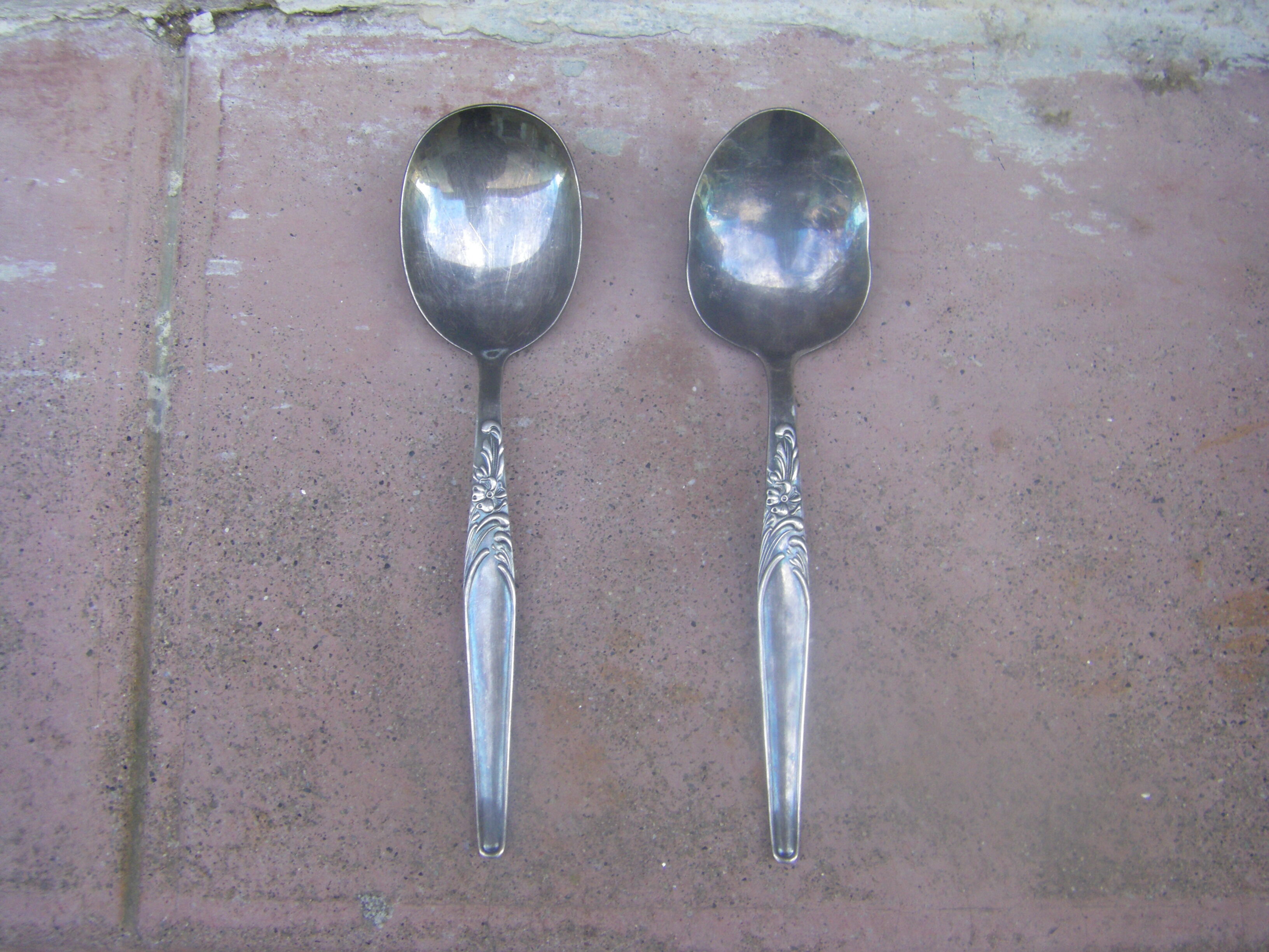 Pair of salad cutlery