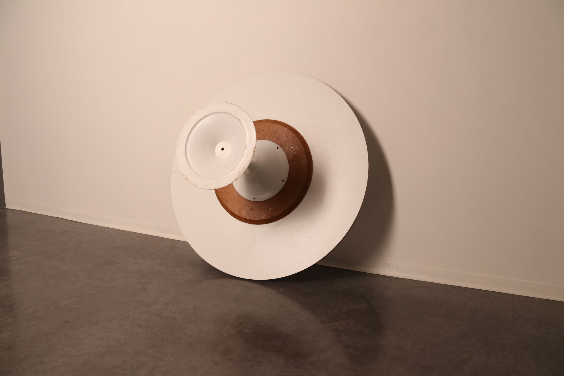 Table basse avec pied tulipe blanche - années 1960