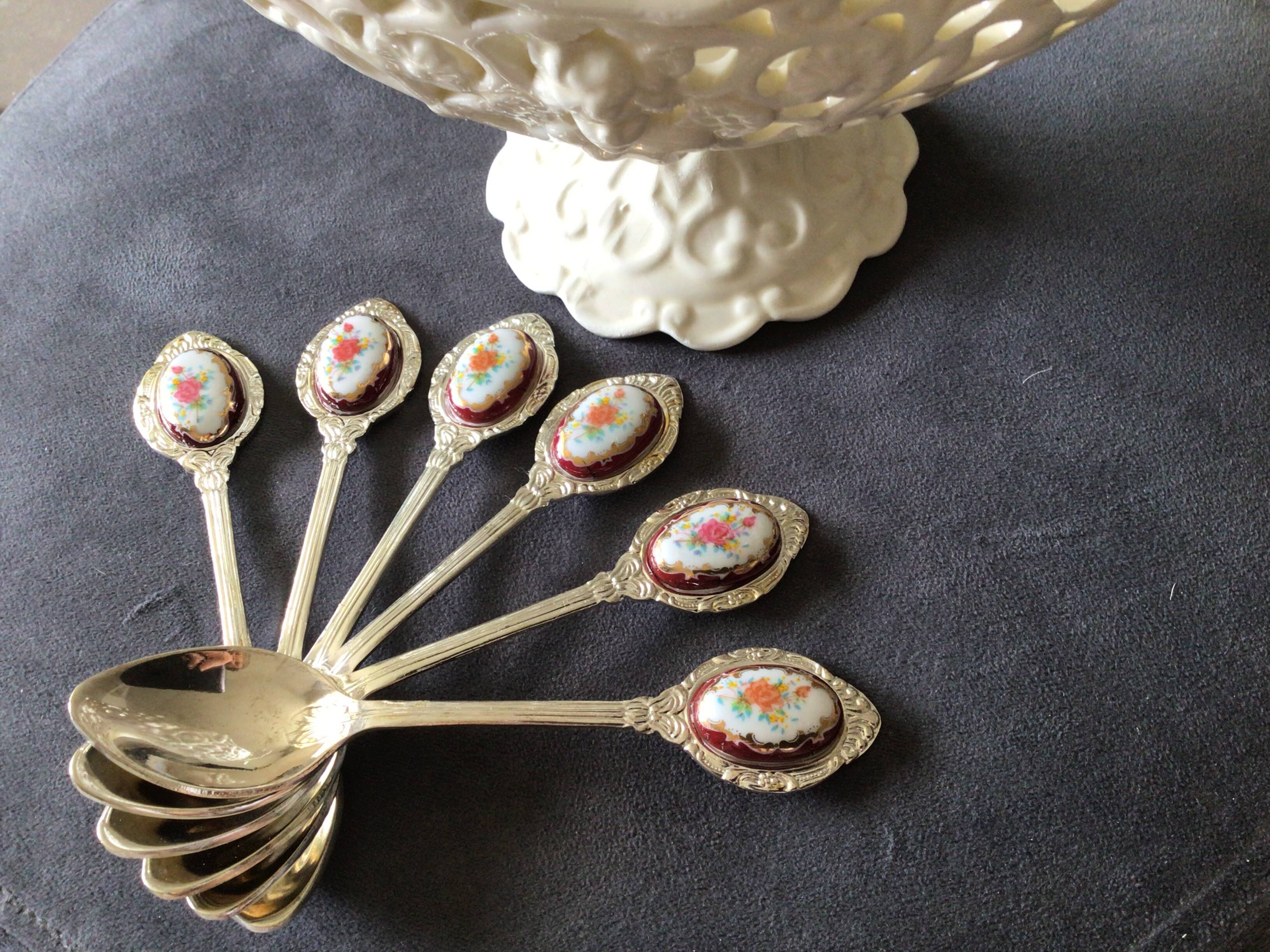 Small spoon medallion