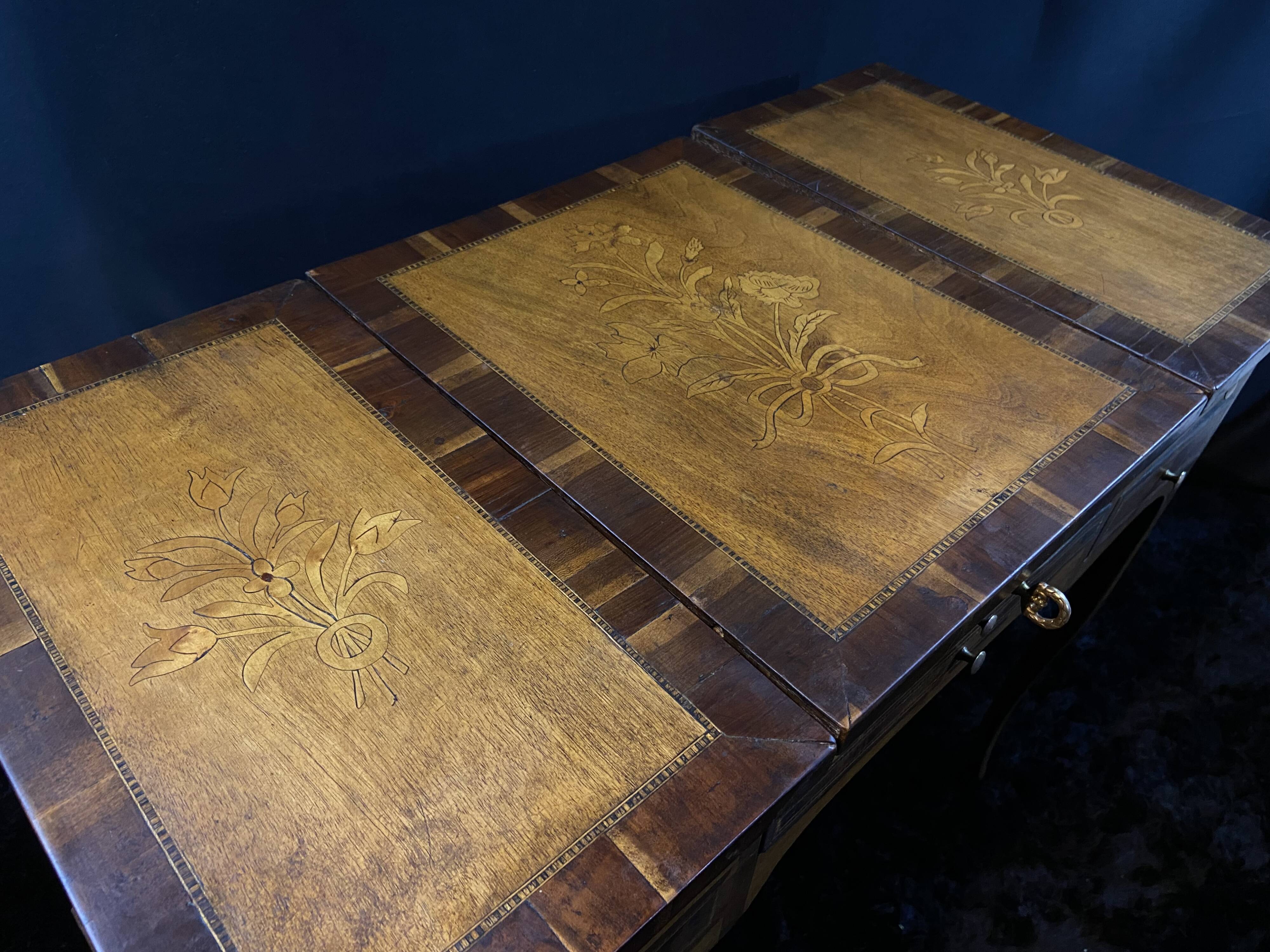 19th-century hairdresser with marquetry decoration on oak in the Louis XV Transition style.