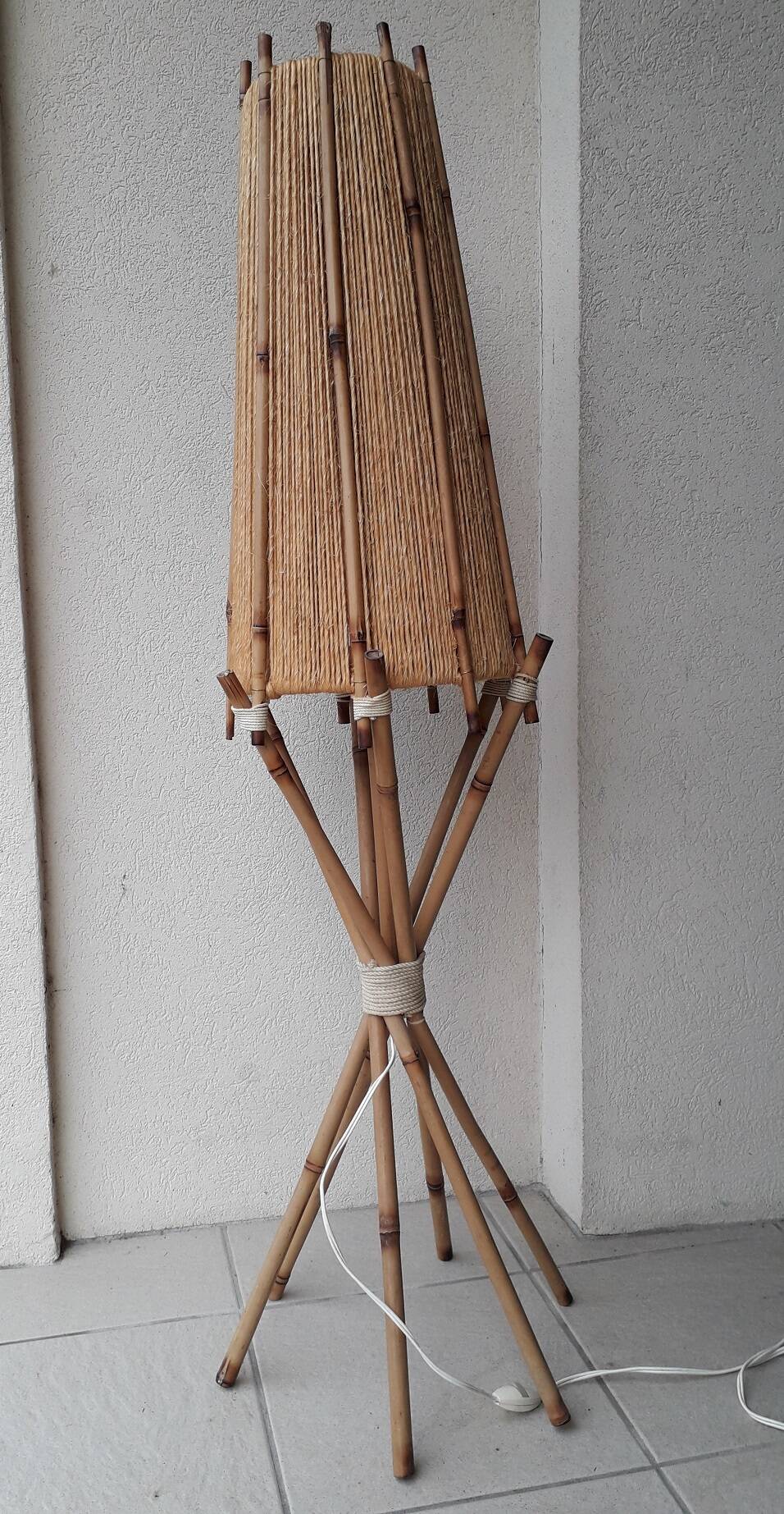 Lampadaire bambou et ficelle