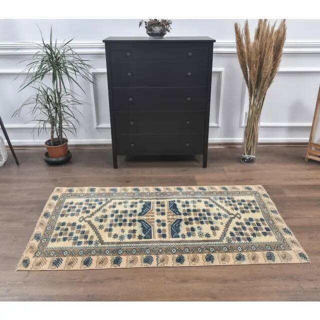 Vintage Turkish hand-knotted rug 95x172