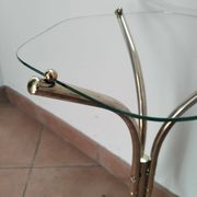 Glass pedestal