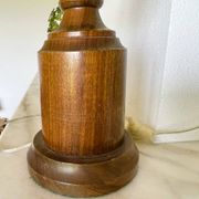 Grande lampe de table en bois avec verre dépoli